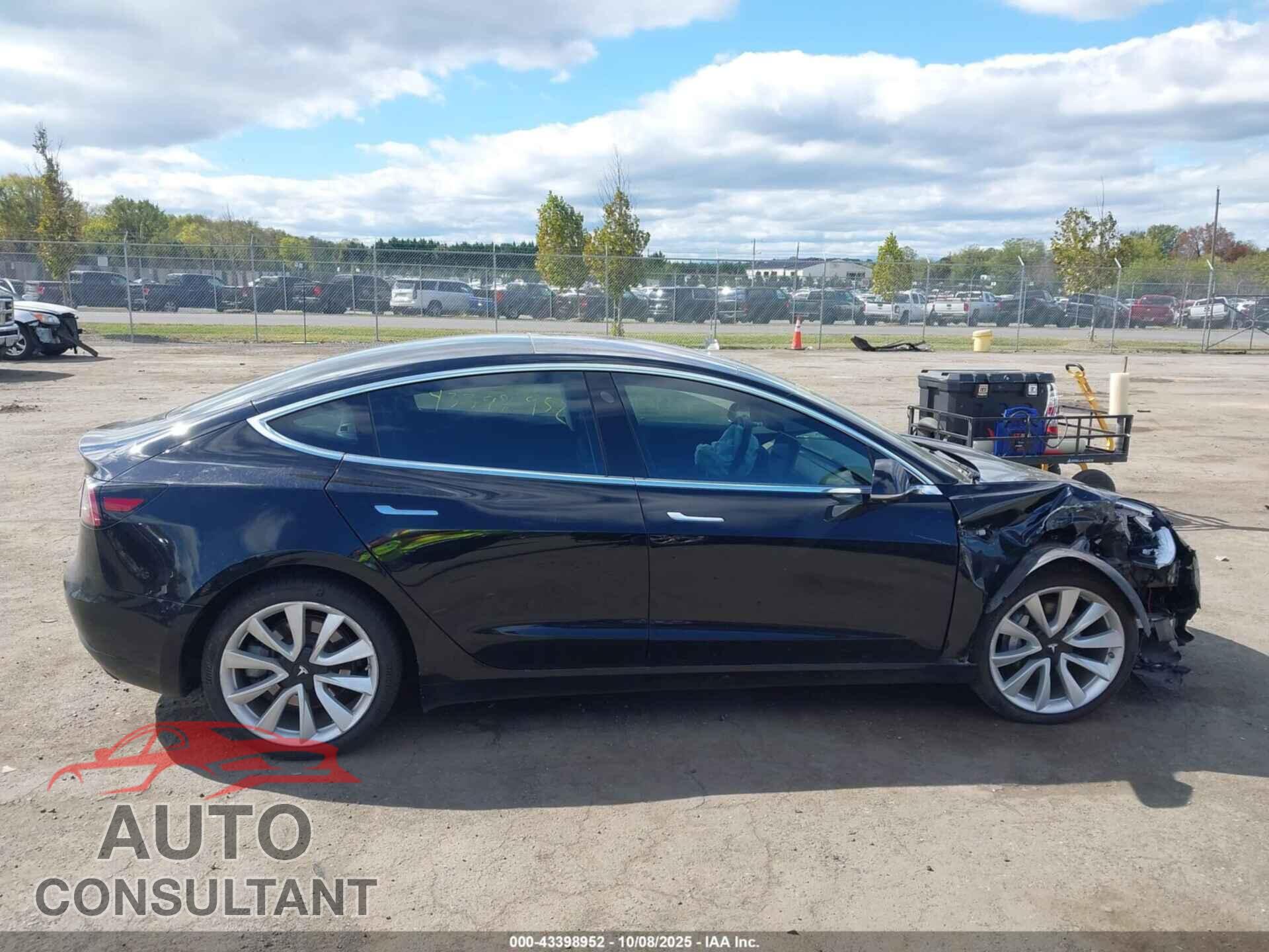 TESLA MODEL 3 2018 - 5YJ3E1EB9JF151176