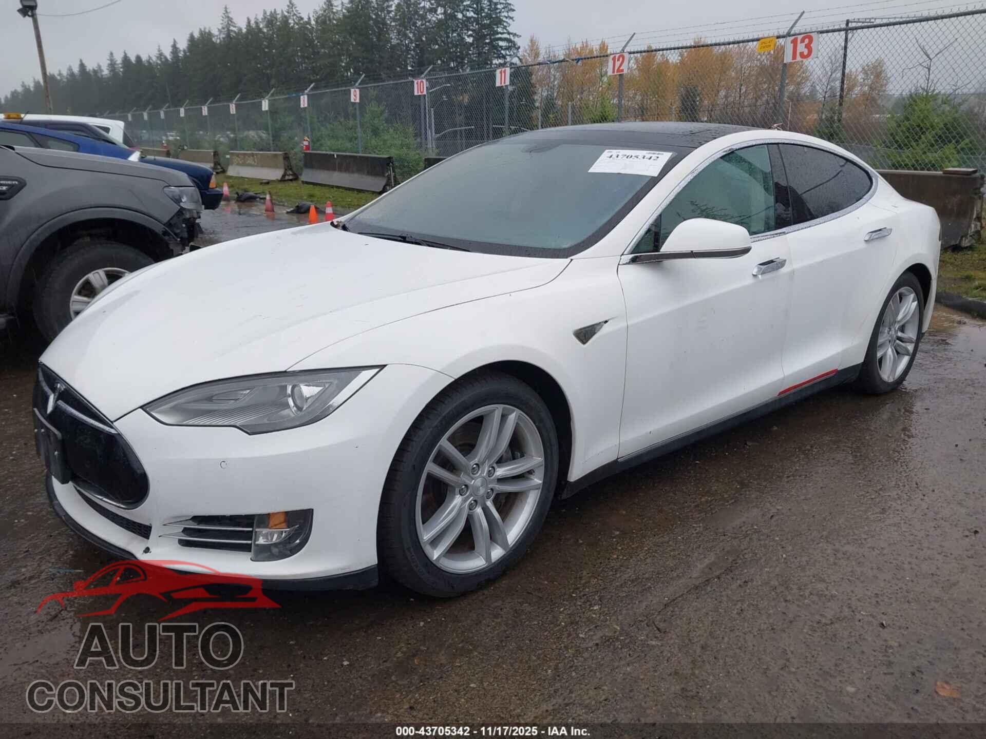 TESLA MODEL S 2012 - 5YJSA1CN8CFP01961