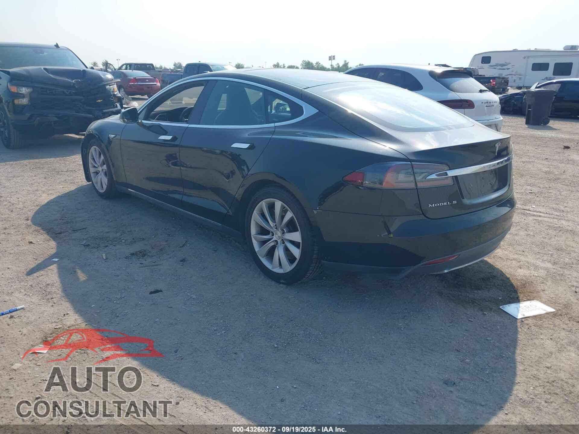 TESLA MODEL S 2015 - 5YJSA1E24FF115586