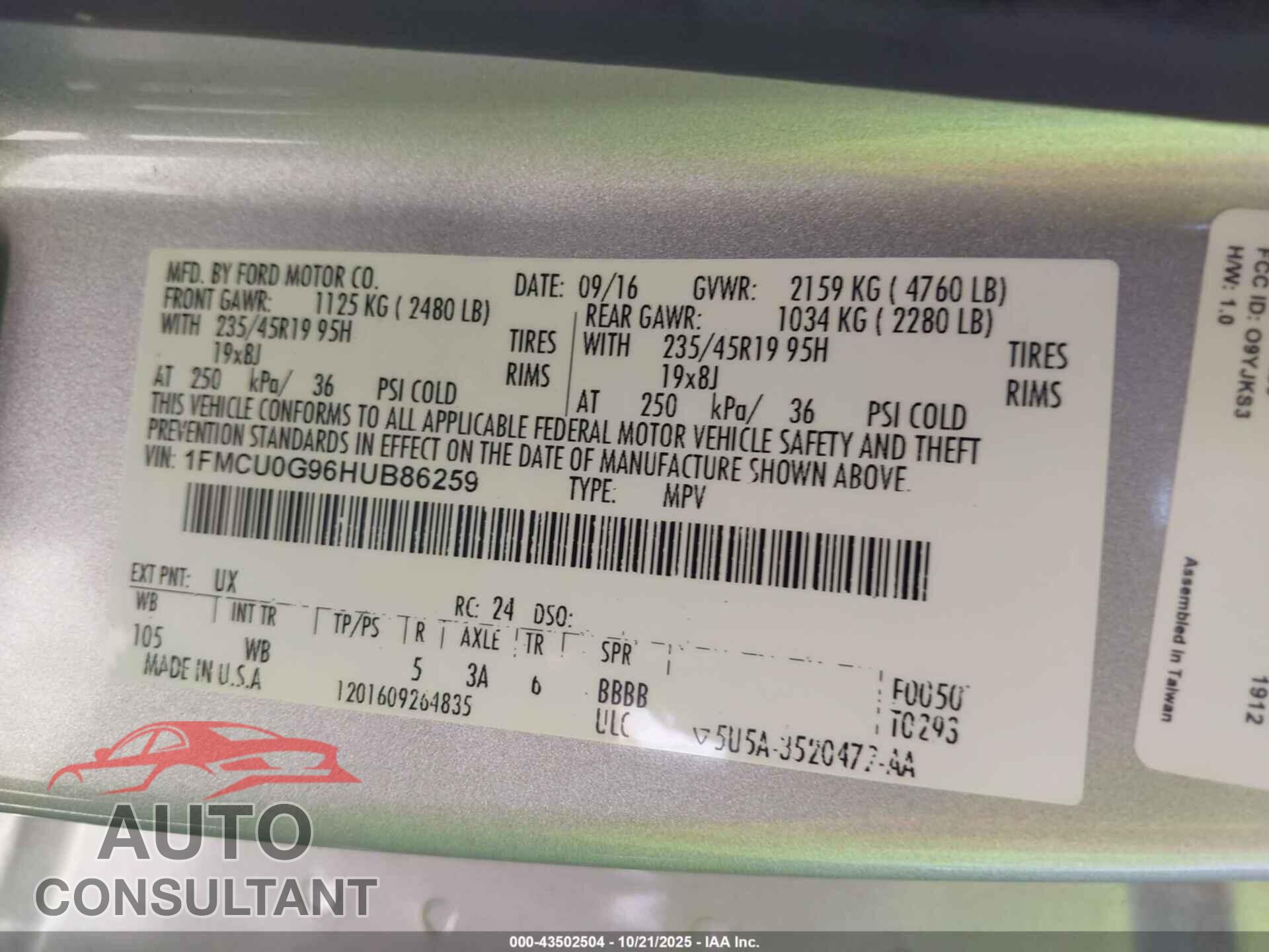 FORD ESCAPE 2017 - 1FMCU0G96HUB86259