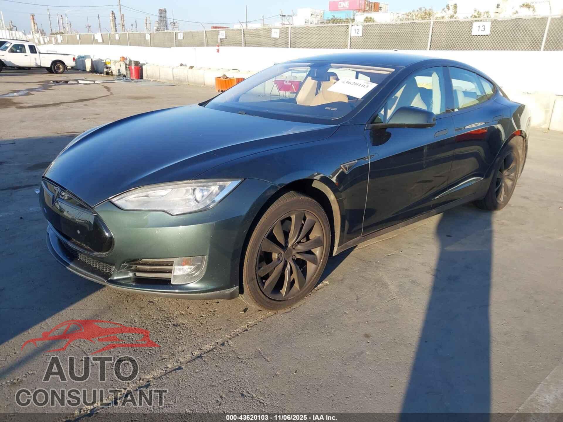 TESLA MODEL S 2014 - 5YJSA1H17EFP32496