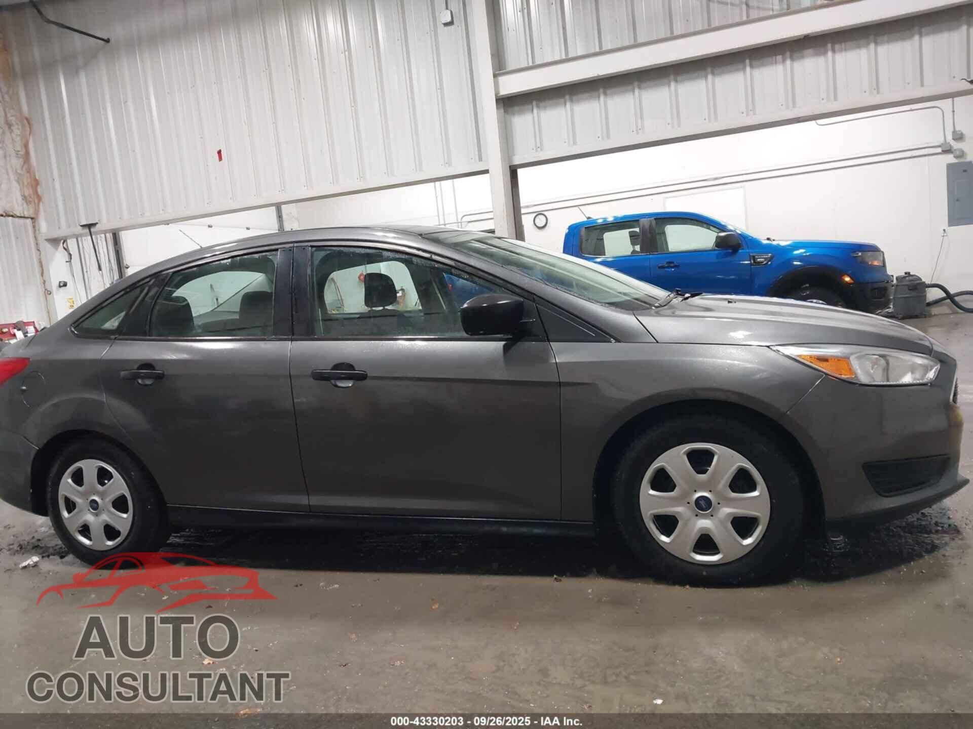 FORD FOCUS 2015 - 1FADP3E24FL342136