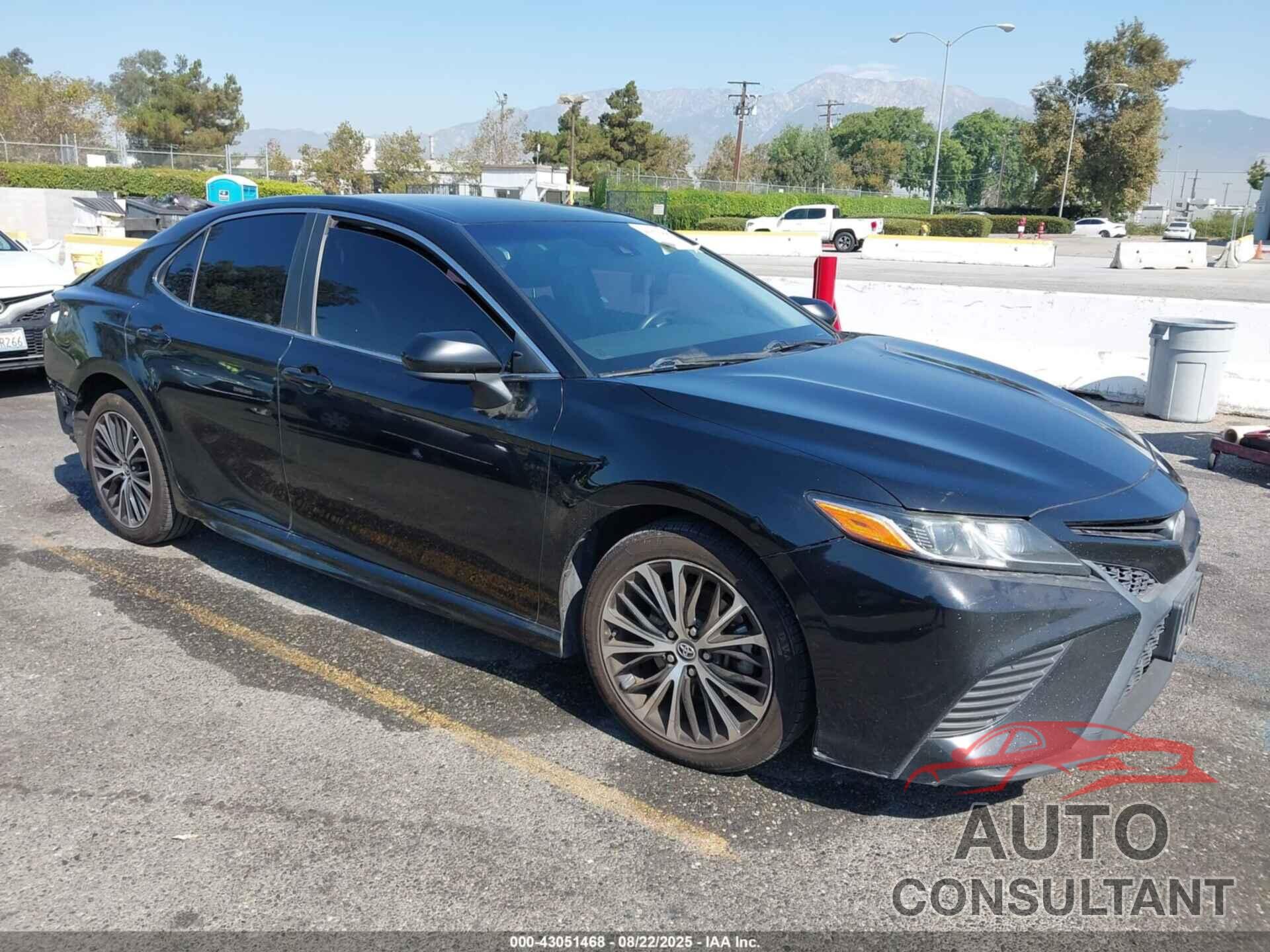 TOYOTA CAMRY 2018 - 4T1B11HK6JU151853