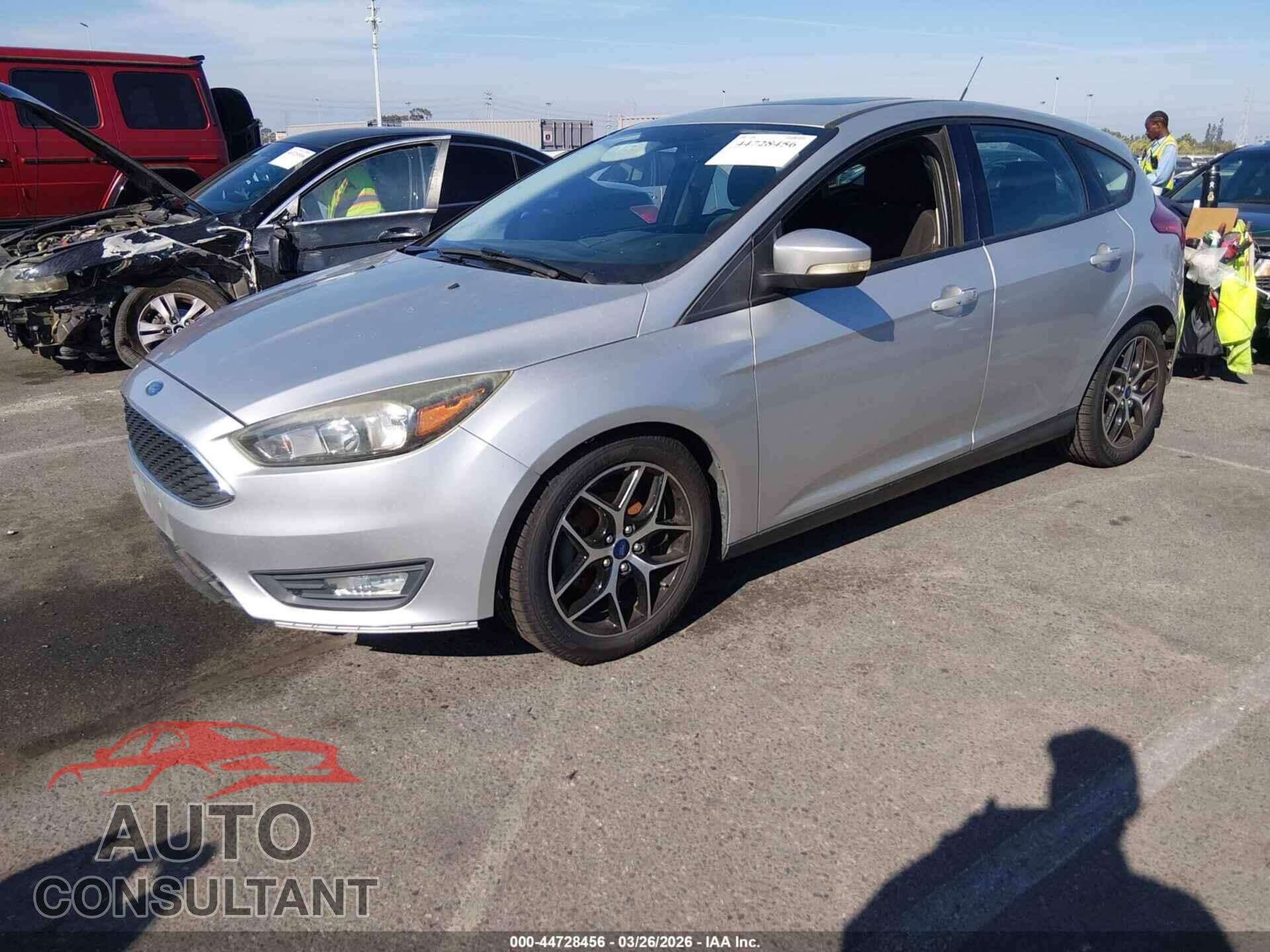 FORD FOCUS 2017 - 1FADP3M25HL232085