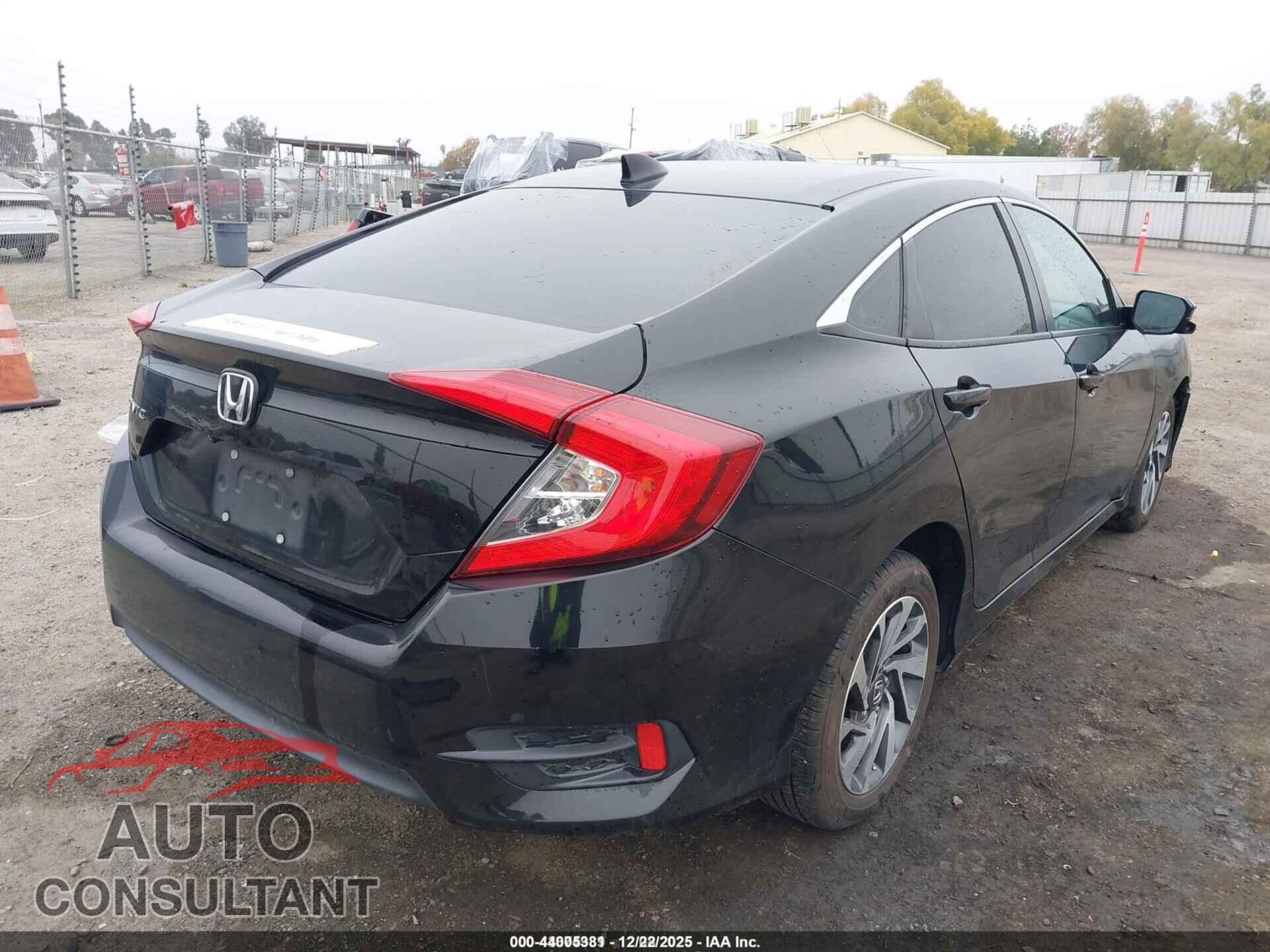 HONDA CIVIC 2018 - 2HGFC2F77JH543183