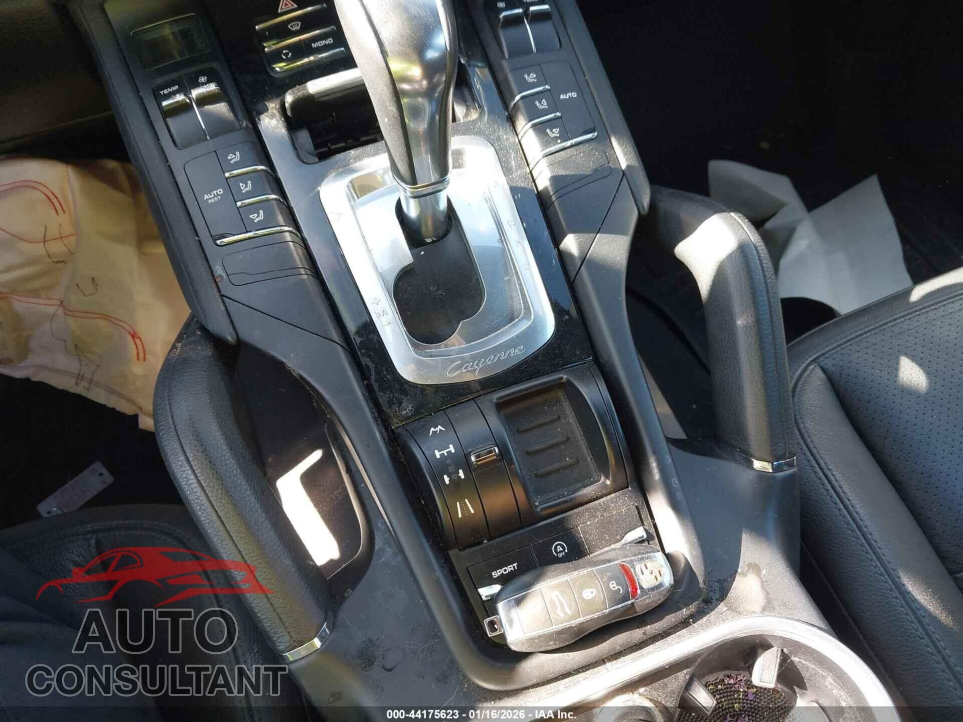 PORSCHE CAYENNE 2012 - WP1AA2A25CLA00543