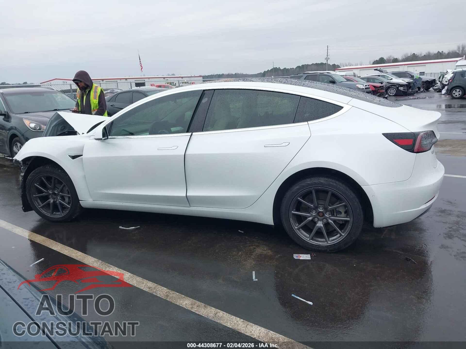 TESLA MODEL 3 2018 - 5YJ3E1EA7JF155394