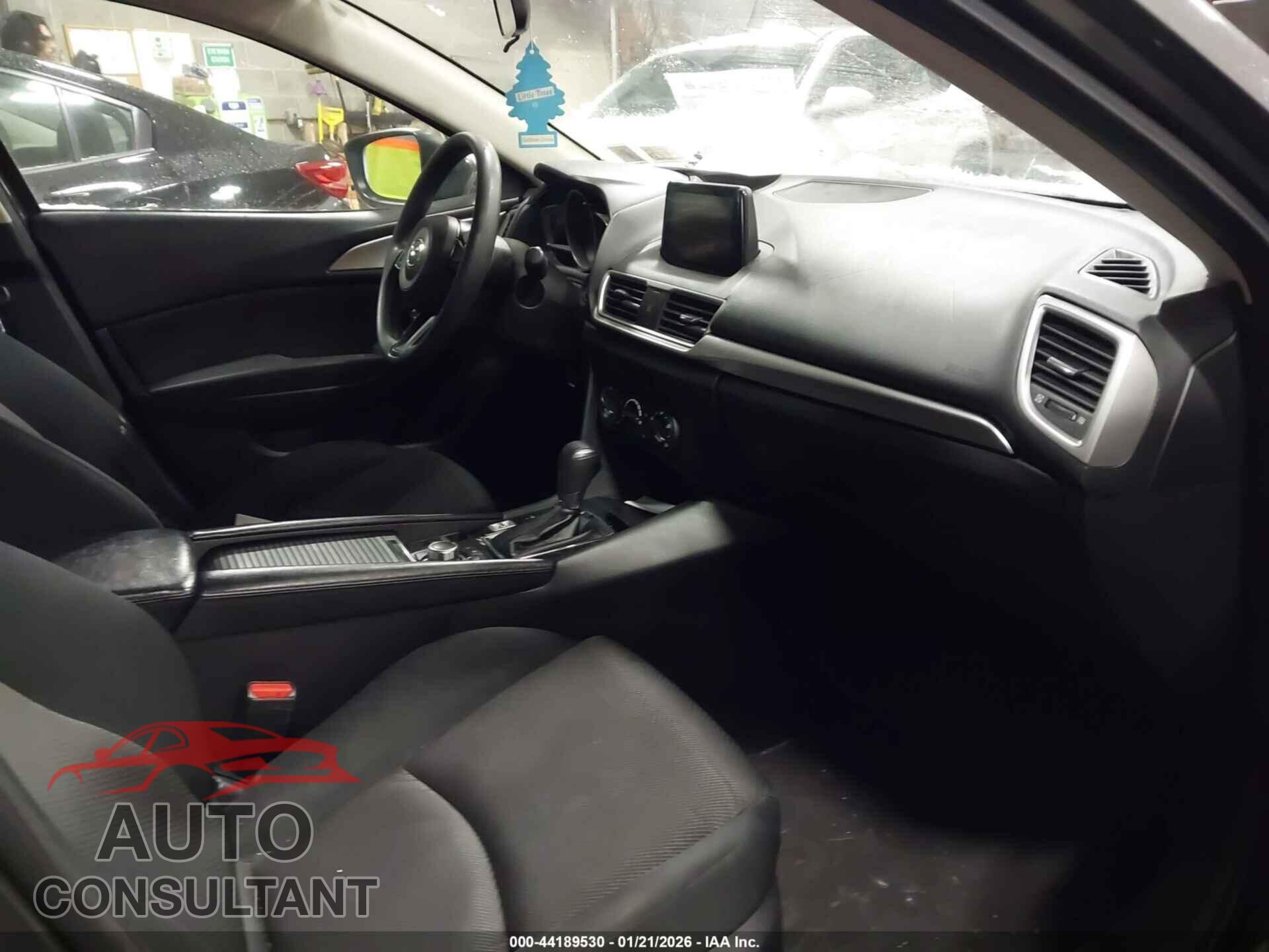 MAZDA MAZDA3 2017 - 3MZBN1U76HM108734