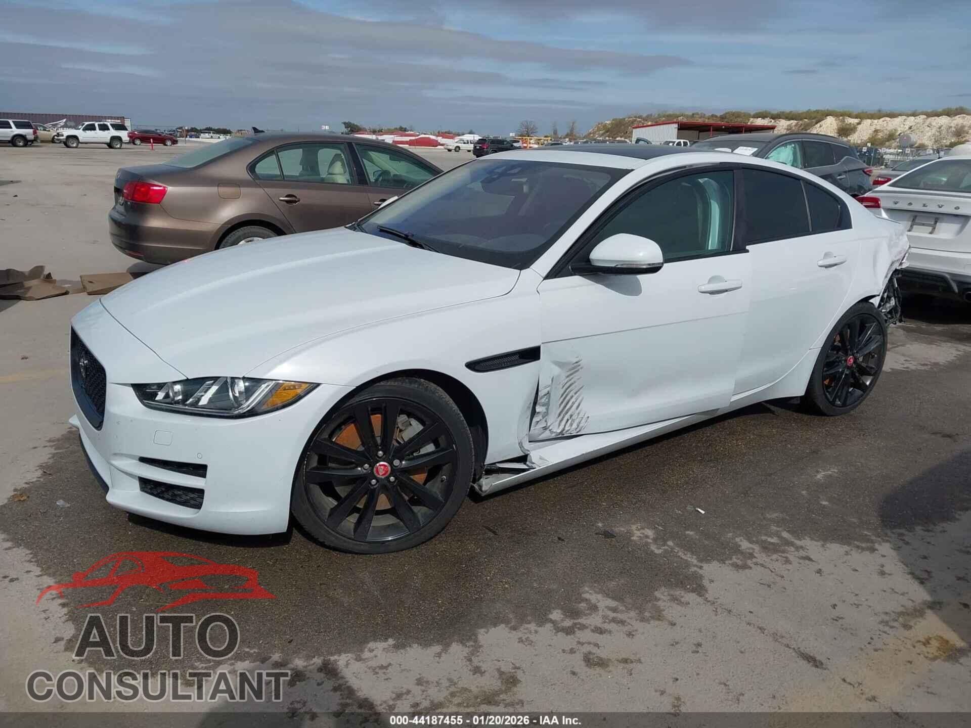JAGUAR XE 2017 - SAJAE4BVXHA961749
