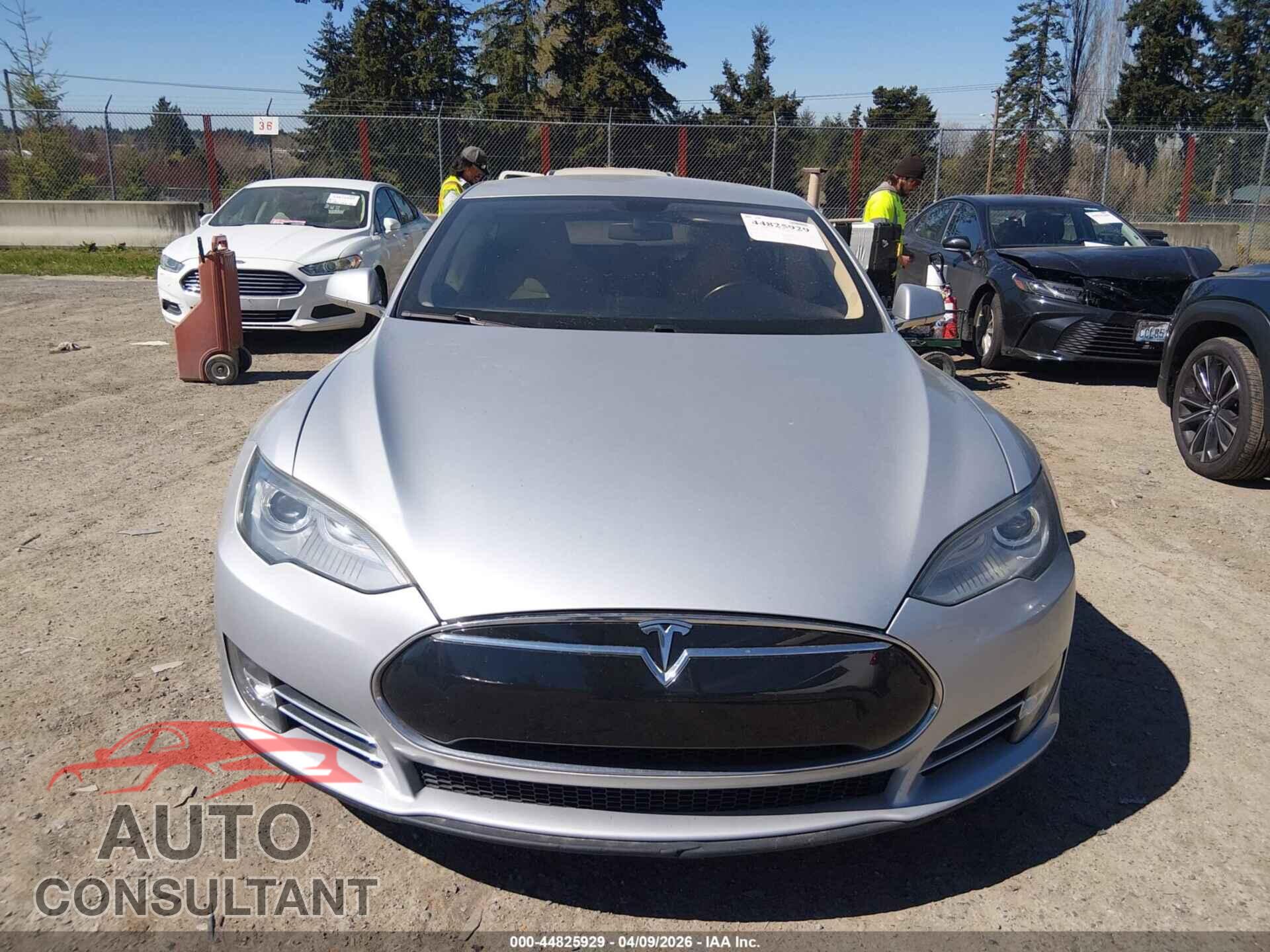 TESLA MODEL S 2013 - 5YJSA1AC2DFP10738
