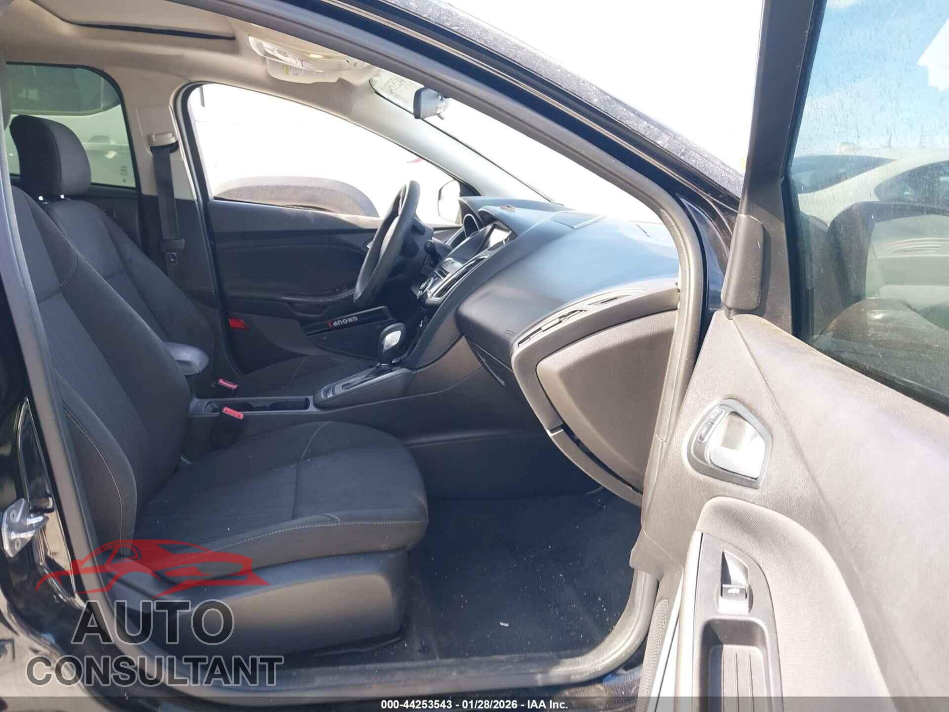FORD FOCUS 2017 - 1FADP3M20HL290637