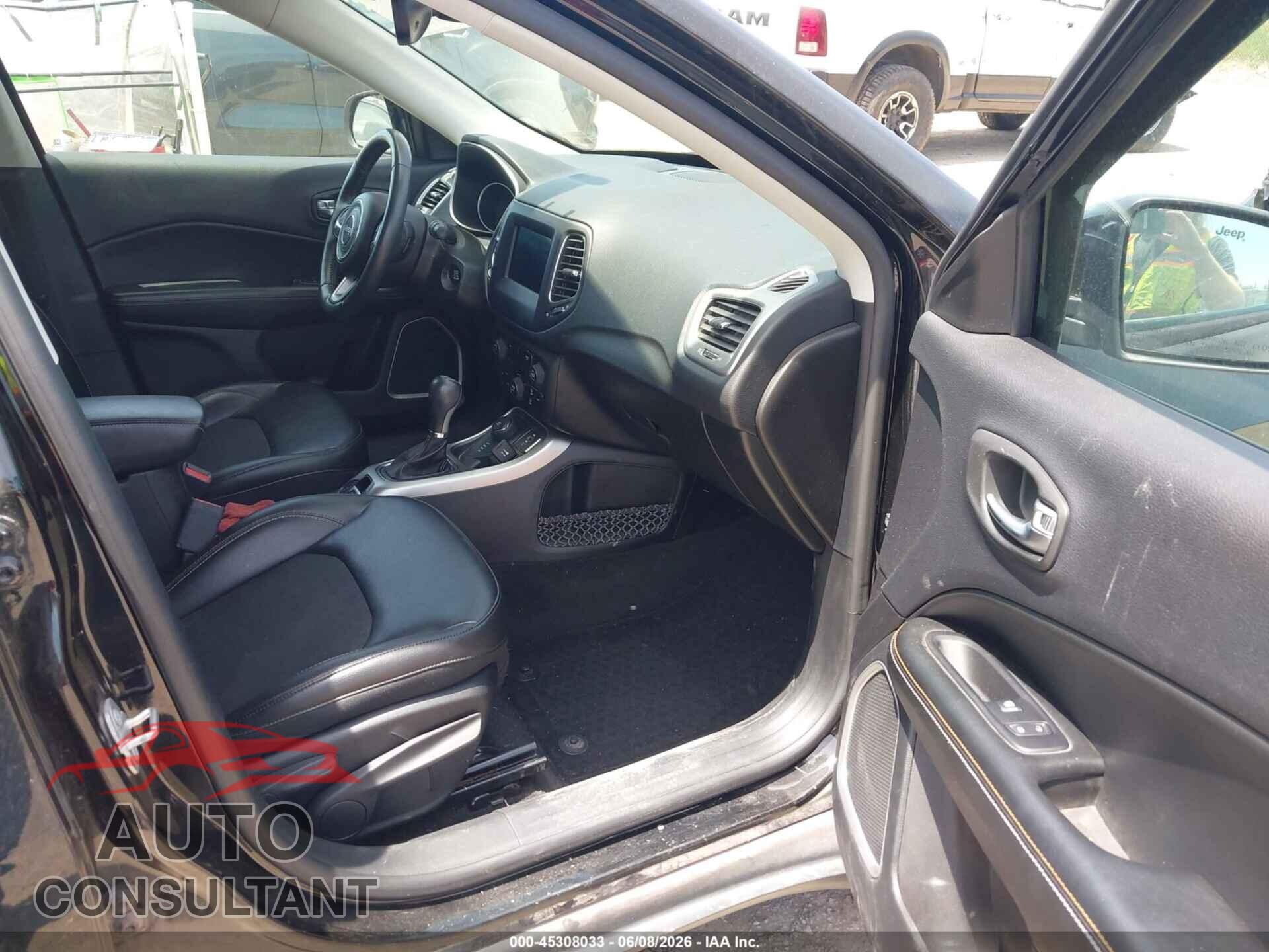 JEEP COMPASS 2018 - 3C4NJDBB2JT280548