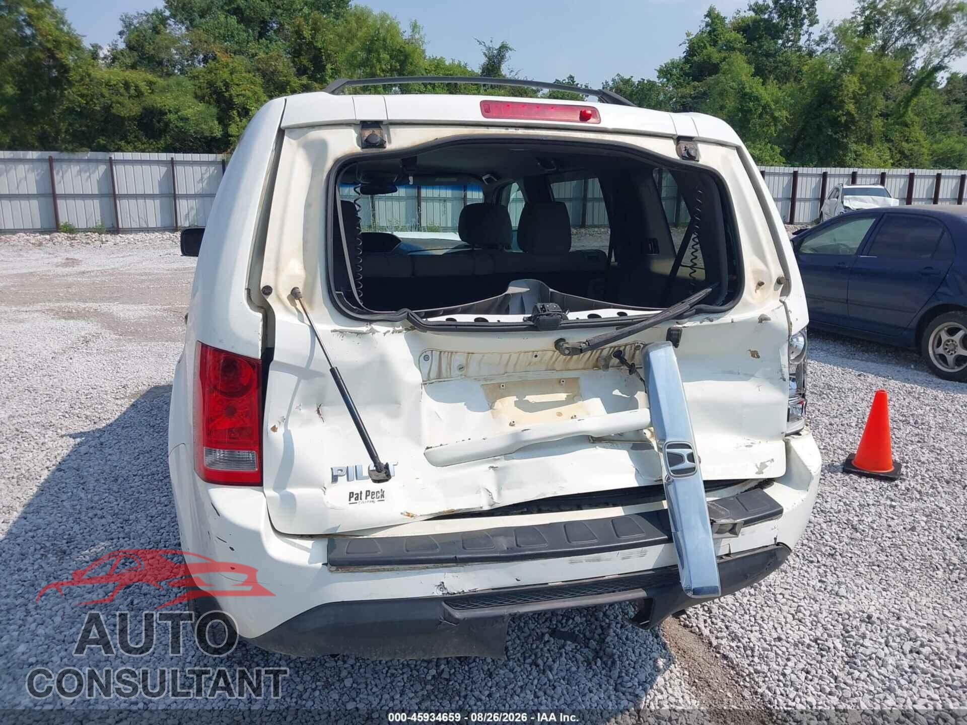 HONDA PILOT 2015 - 5FNYF3H29FB001179
