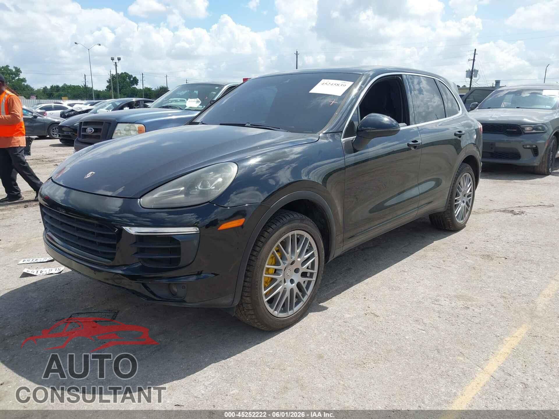 PORSCHE CAYENNE 2018 - WP1AA2A29JKA00497