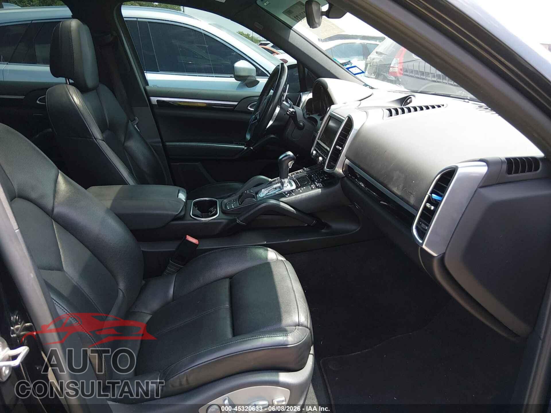 PORSCHE CAYENNE 2016 - WP1AA2A22GLA05043