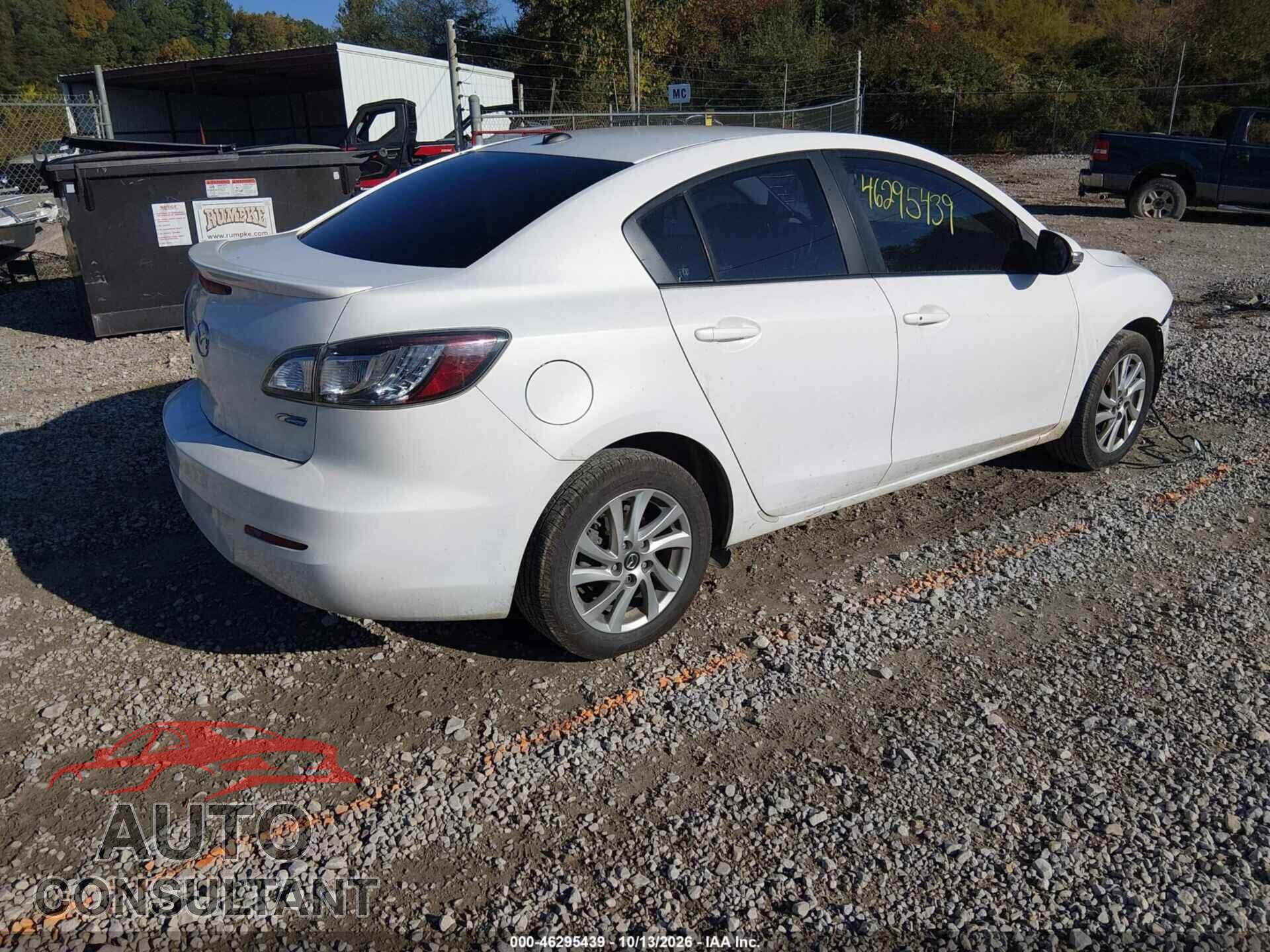 MAZDA MAZDA3 2013 - JM1BL1W70D1782312