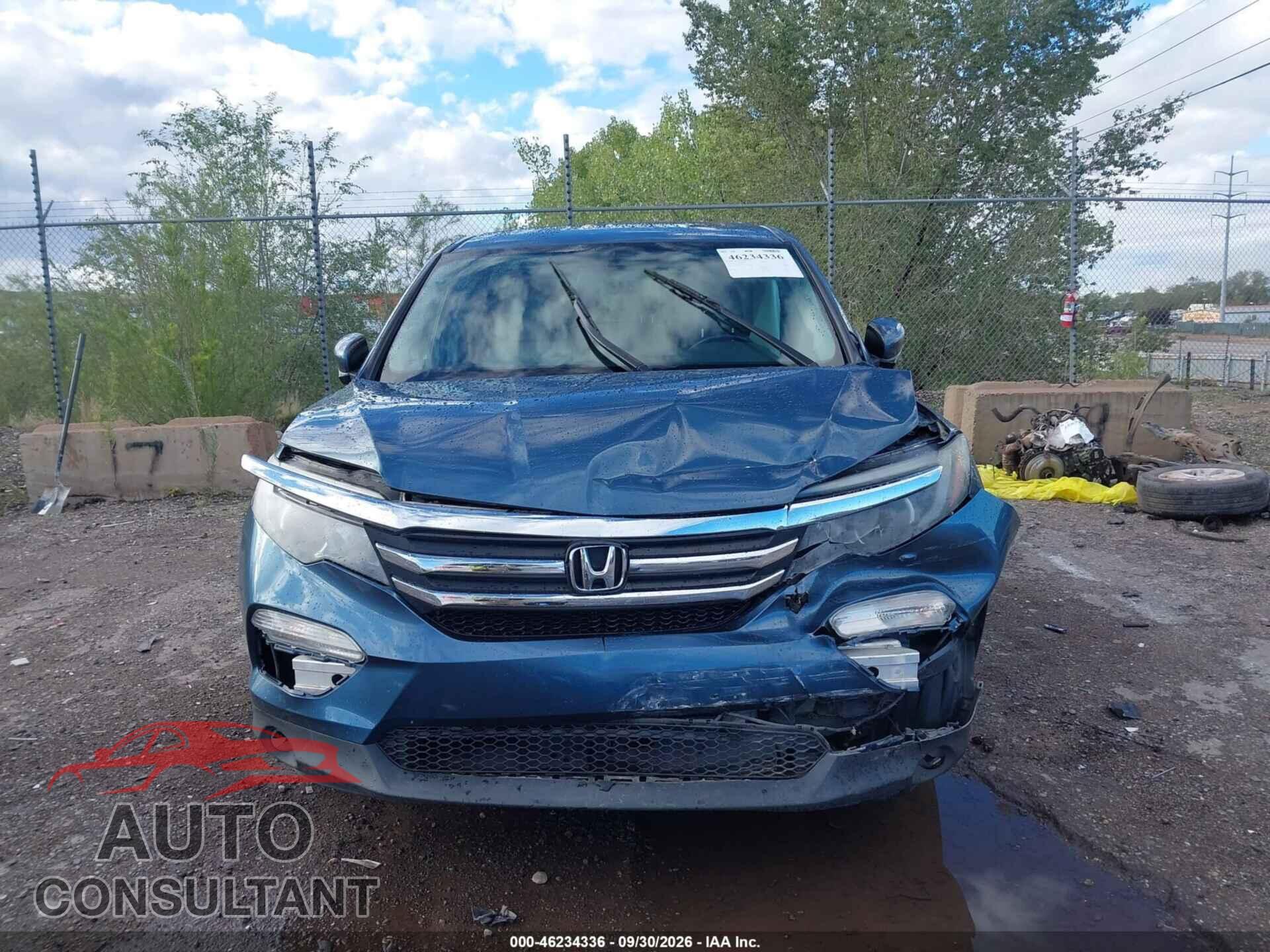 HONDA PILOT 2017 - 5FNYF6H52HB013415