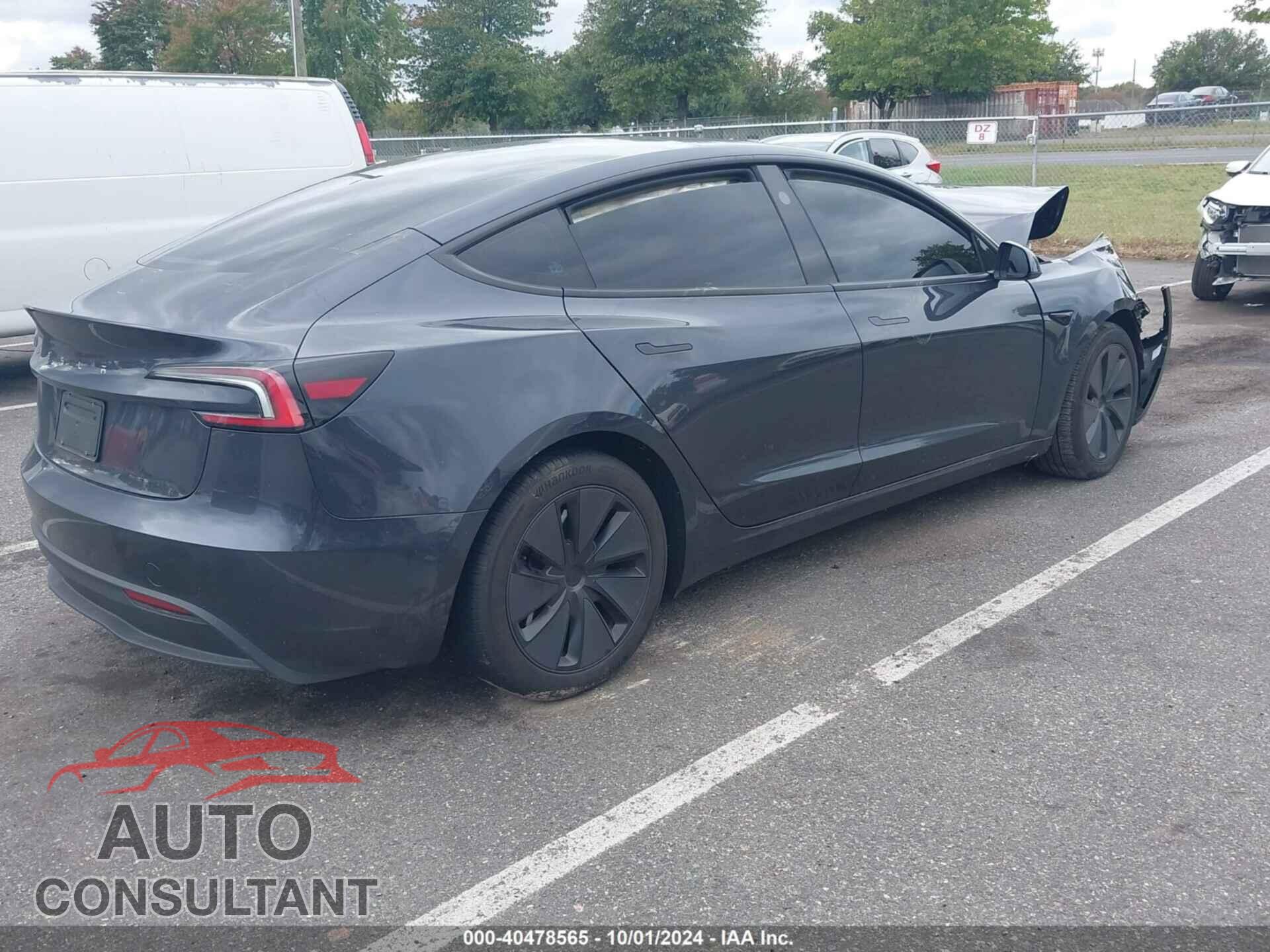TESLA MODEL 3 2024 - 5YJ3E1EA4RF717652