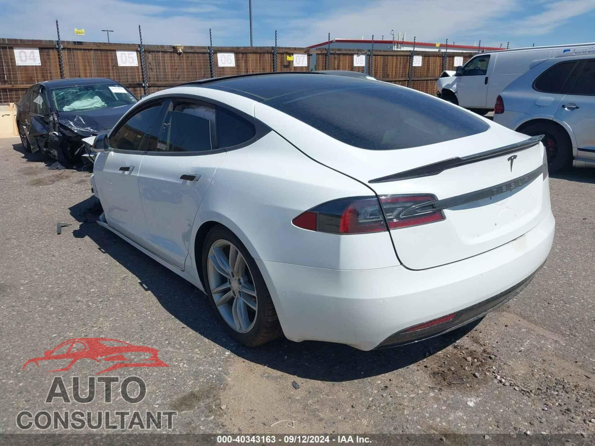 TESLA MODEL S 2016 - 5YJSA1E21GF151656