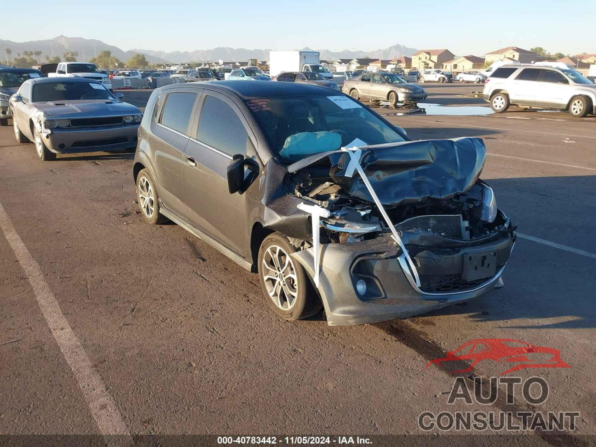 CHEVROLET SONIC 2019 - 1G1JD6SB9K4108471