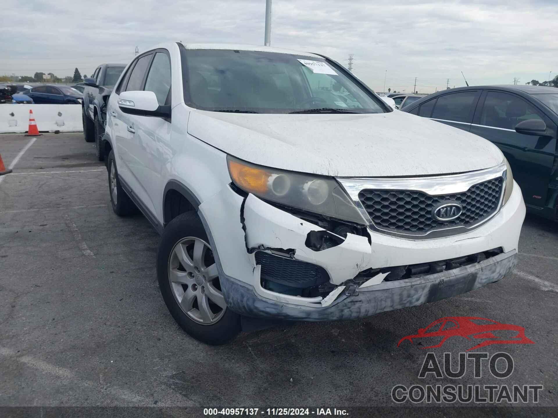 KIA SORENTO 2012 - 5XYKT3A17CG309052