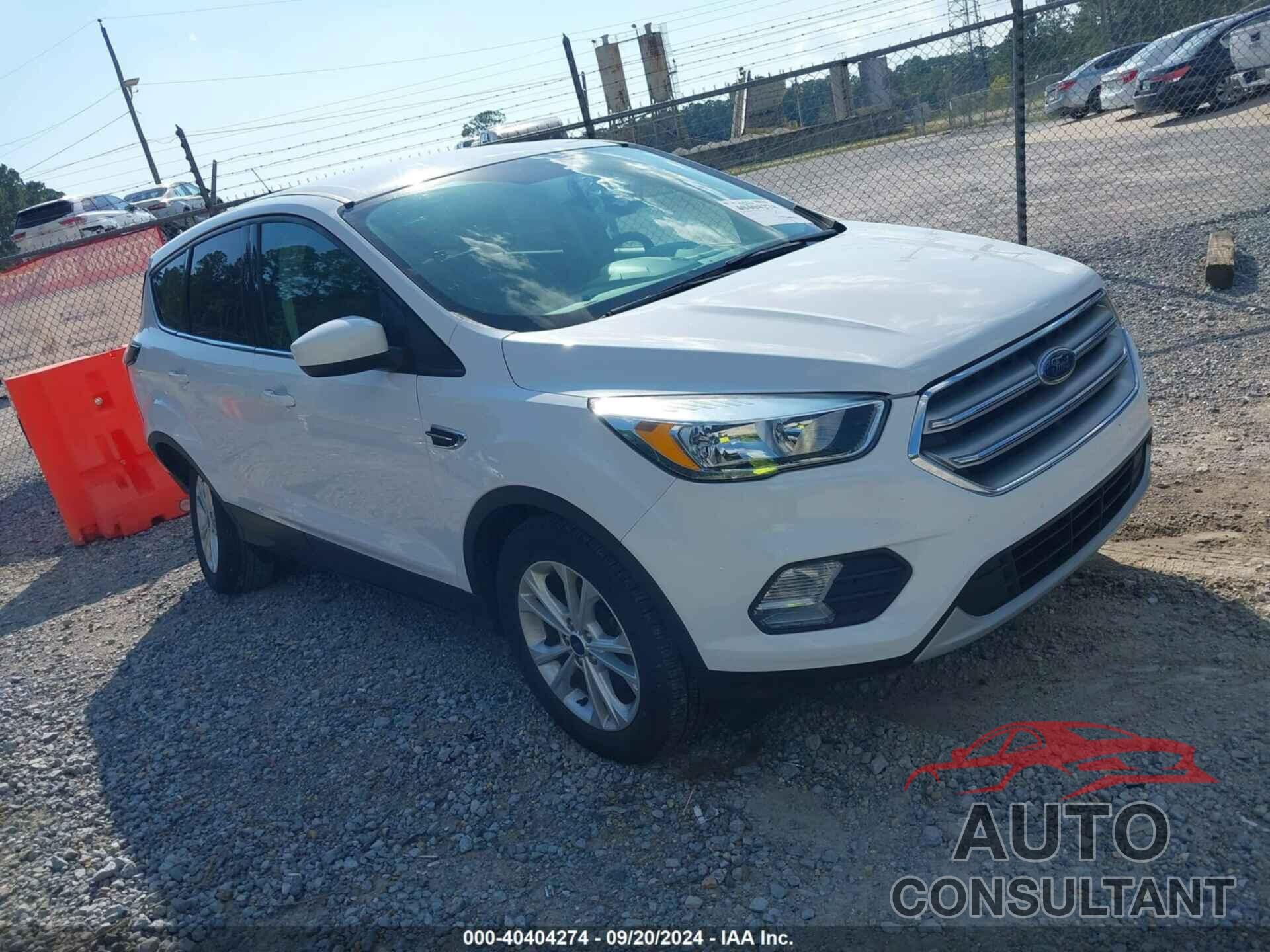 FORD ESCAPE 2017 - 1FMCU0GD4HUD04765