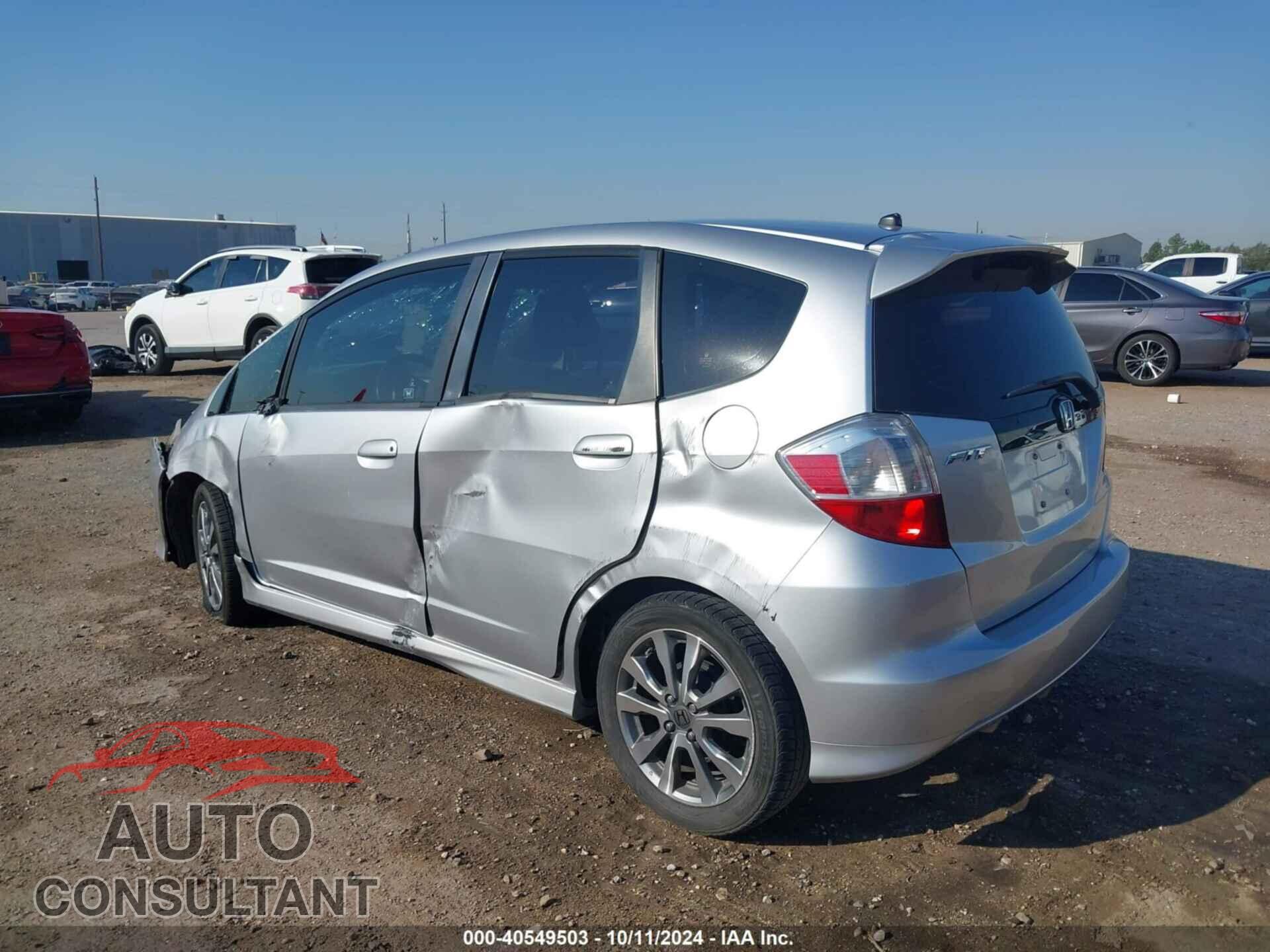 HONDA FIT 2013 - JHMGE8H56DC048085