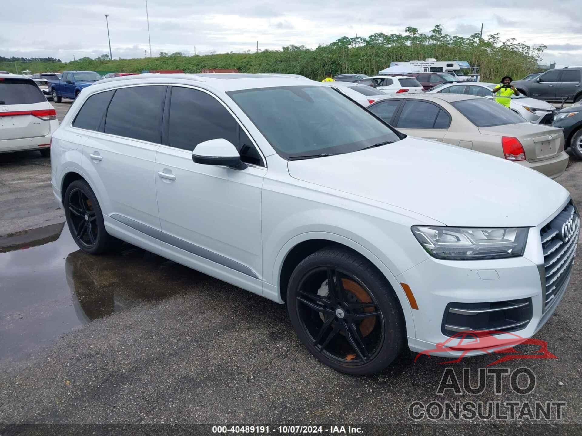 AUDI Q7 2019 - WA1LHAF71KD020702