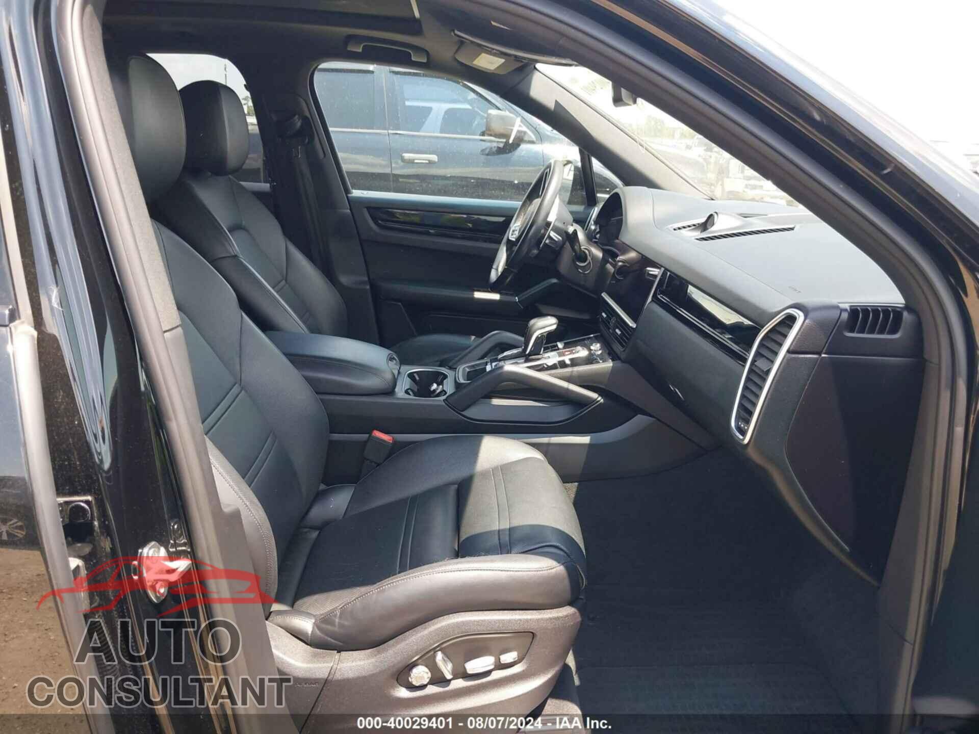PORSCHE CAYENNE 2019 - WP1AA2AY6KDA10320