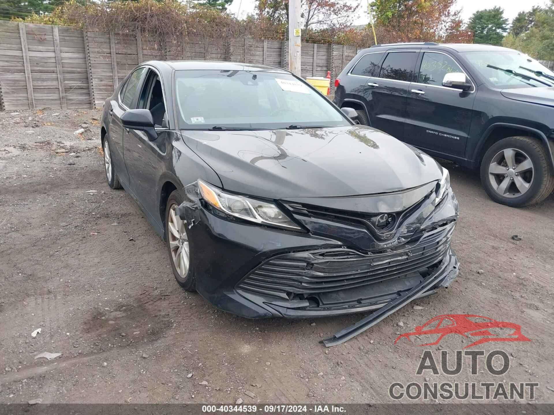 TOYOTA CAMRY 2018 - 4T1B11HK2JU142843