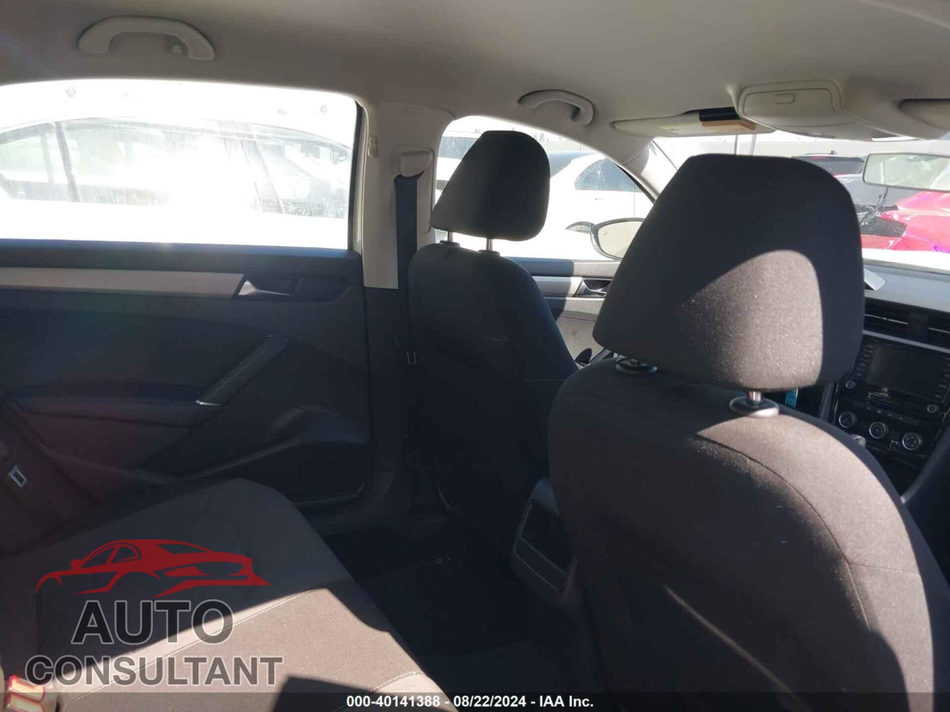 VOLKSWAGEN PASSAT 2020 - 1VWAA7A30LC012622