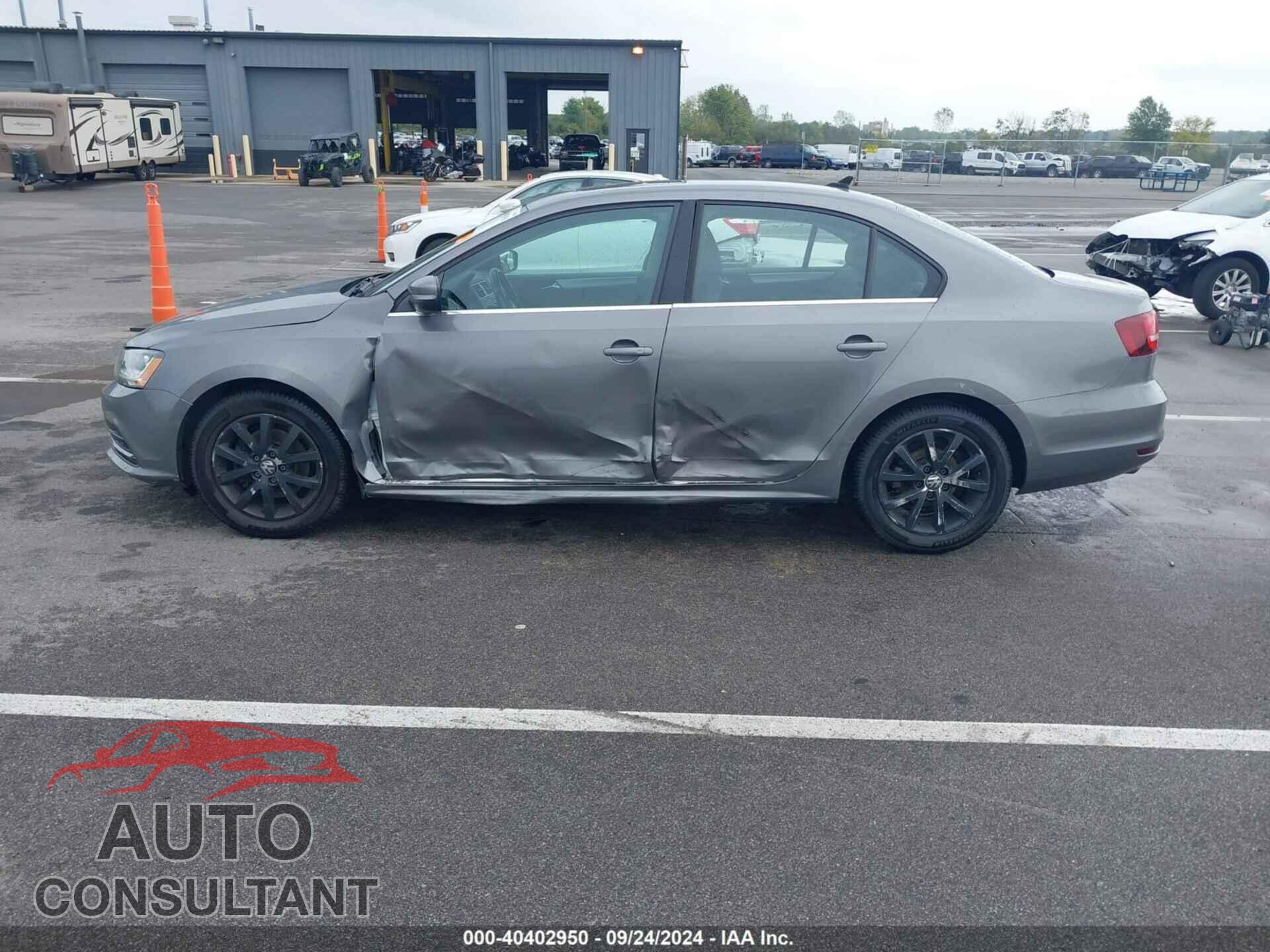 VOLKSWAGEN JETTA 2017 - 3VWDB7AJ6HM308601