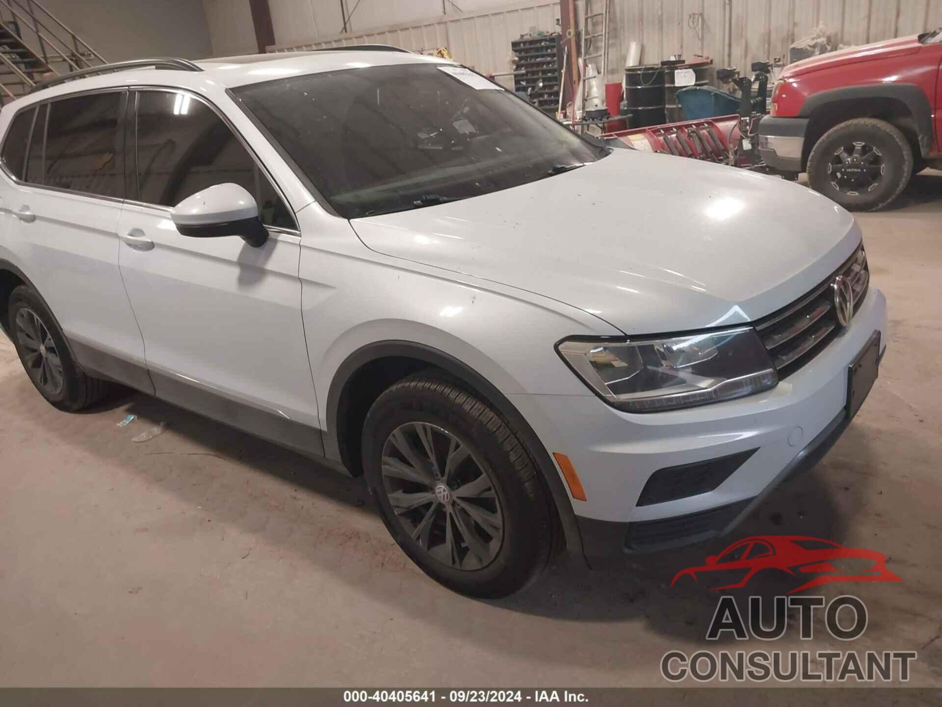 VOLKSWAGEN TIGUAN 2018 - 3VV2B7AX5JM115345