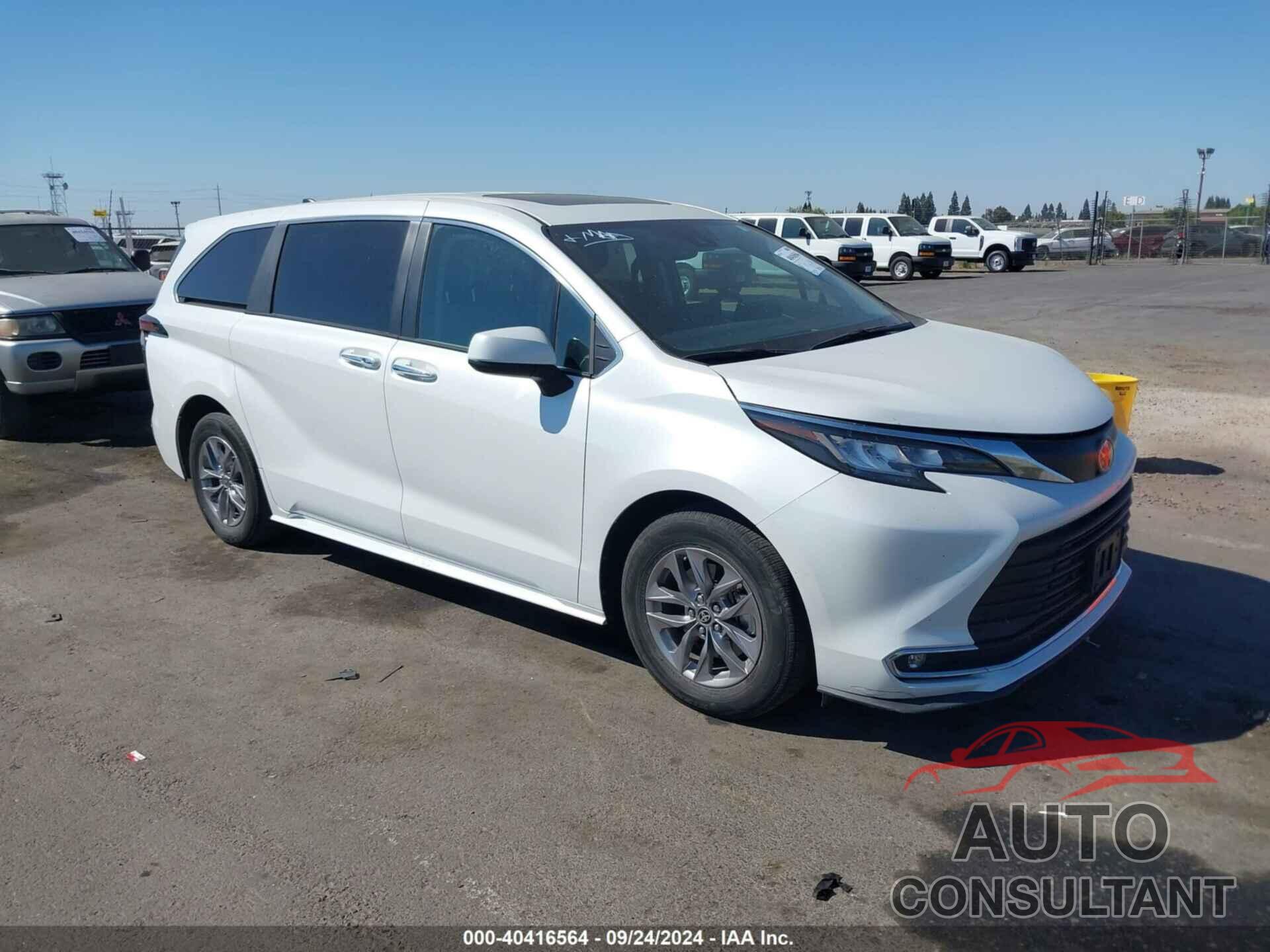 TOYOTA SIENNA 2023 - 5TDYRKEC5PS140866