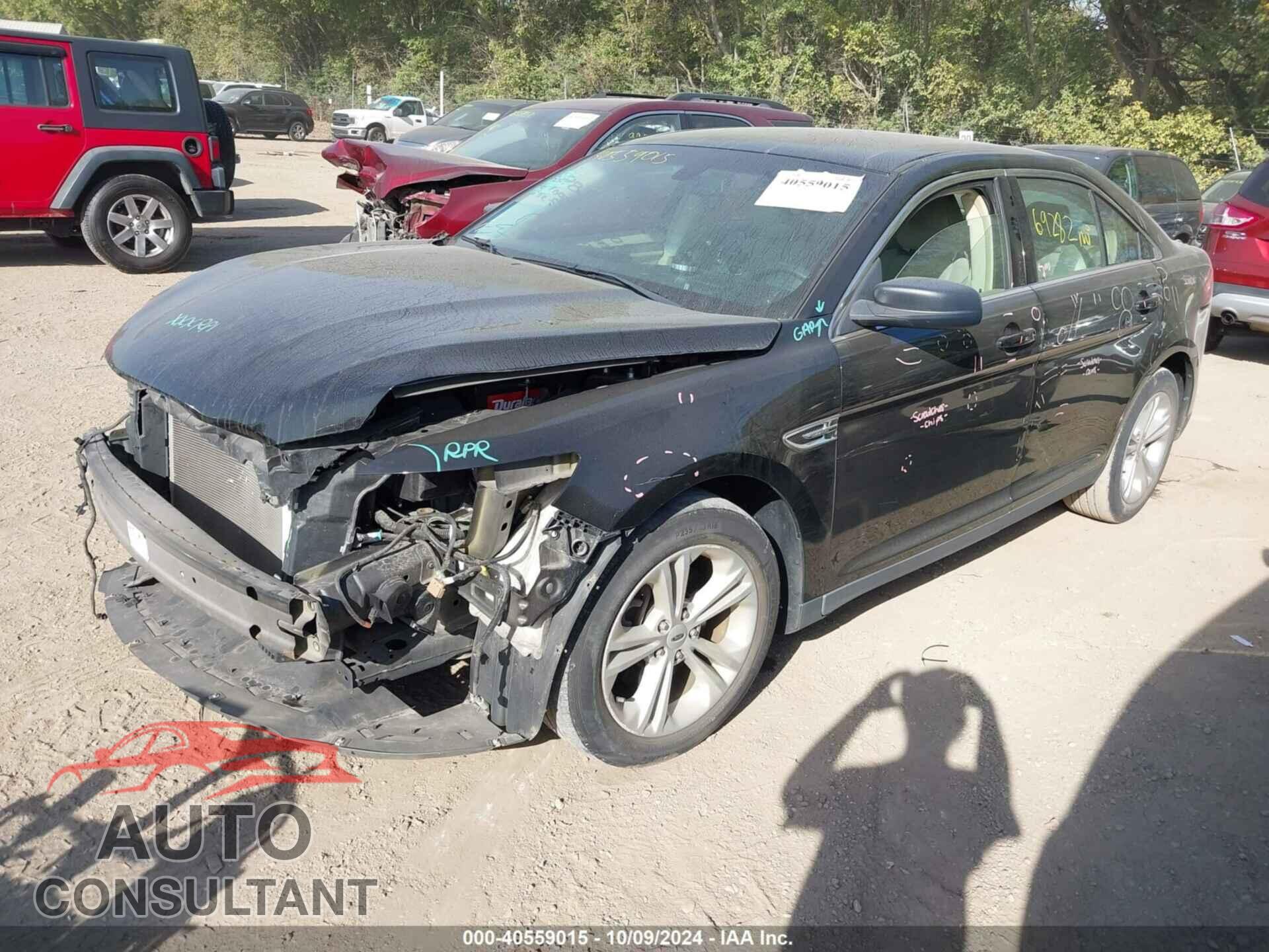 FORD TAURUS 2017 - 1FAHP2D86HG111655