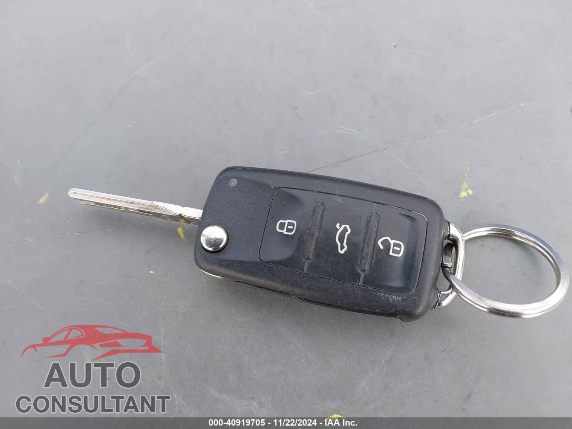 VOLKSWAGEN JETTA 2015 - 3VW2K7AJ2FM317543
