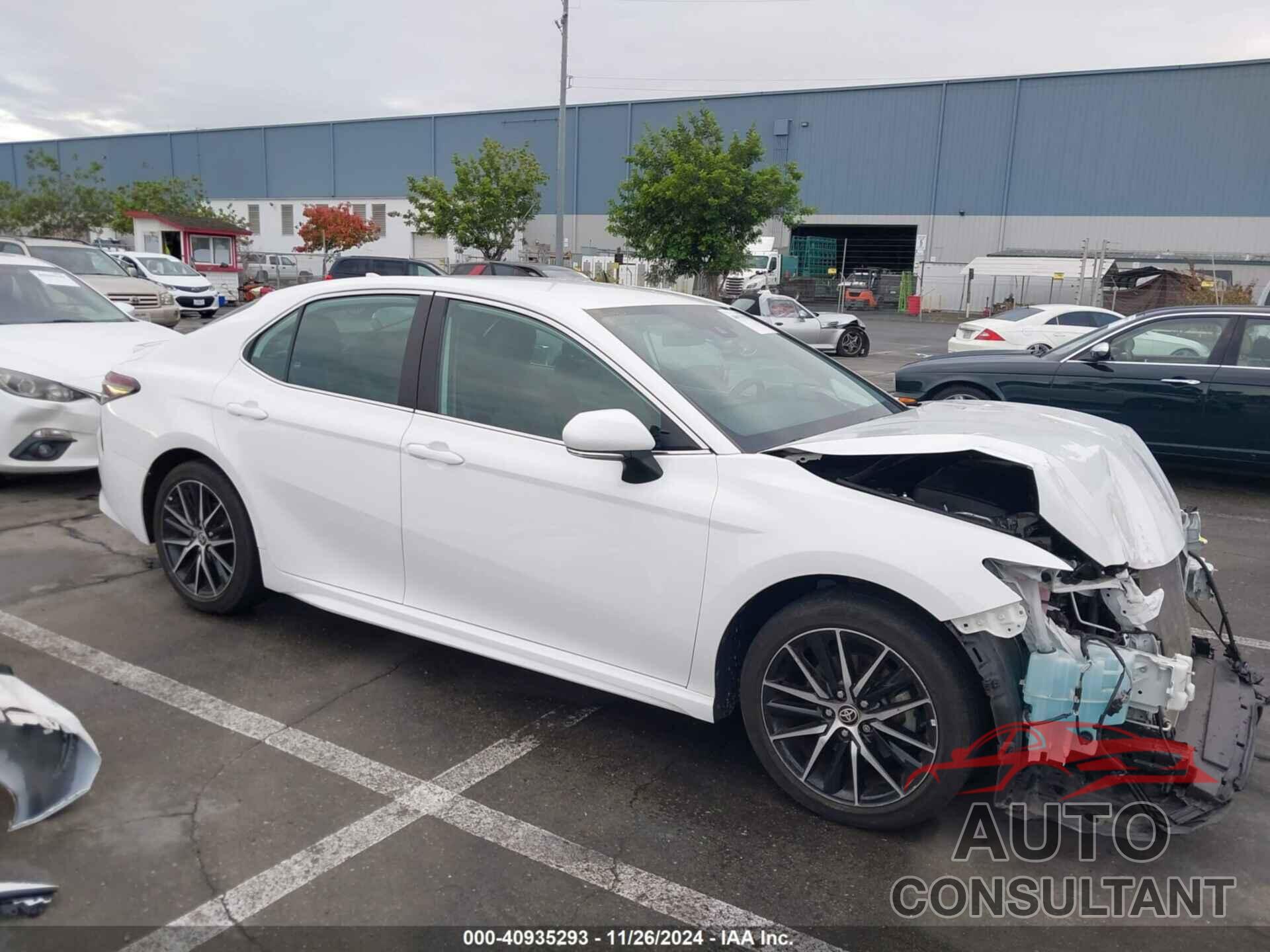 TOYOTA CAMRY 2022 - 4T1G11AK8NU655195