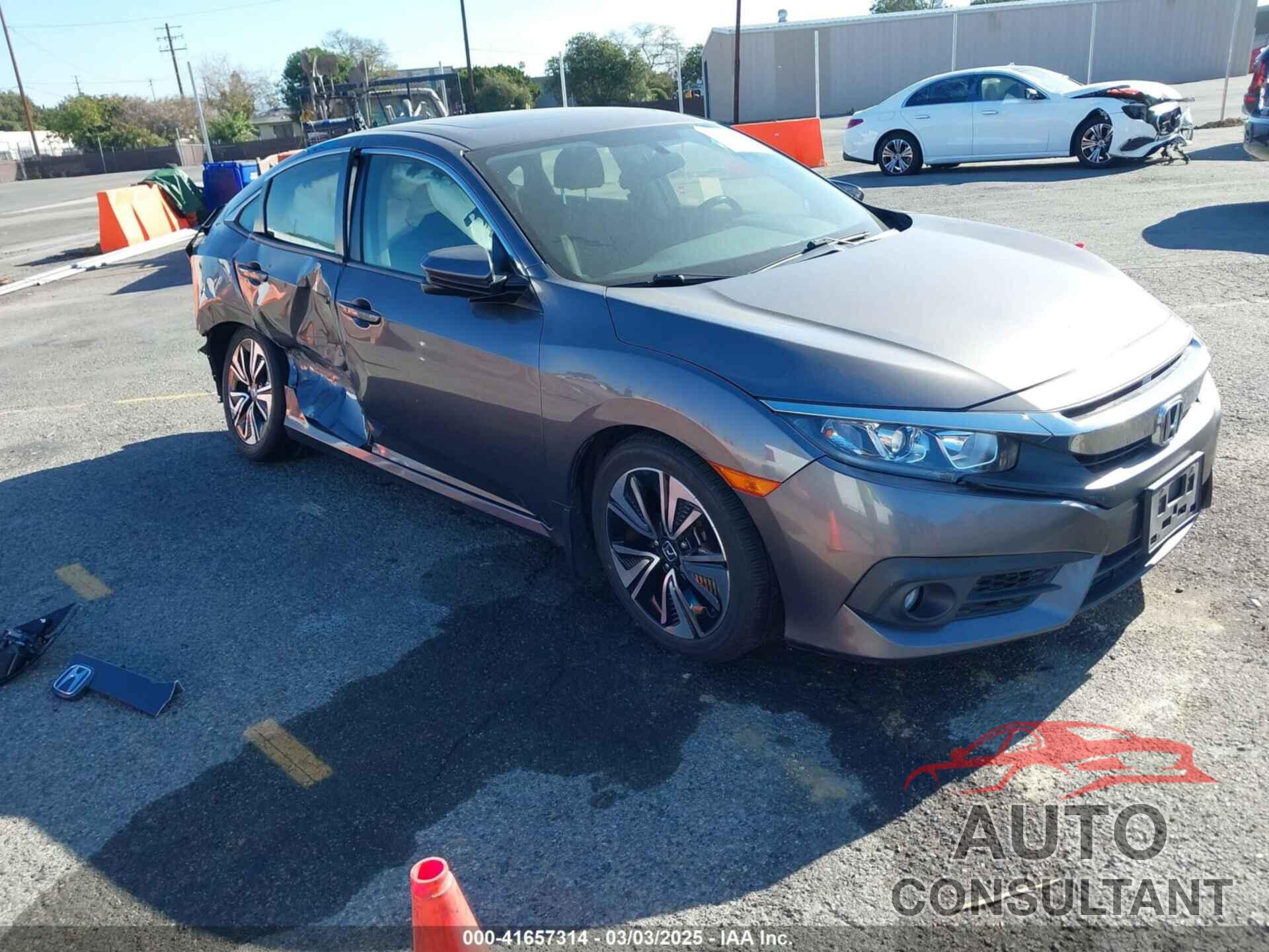 HONDA CIVIC 2018 - JHMFC1F3XJX028498
