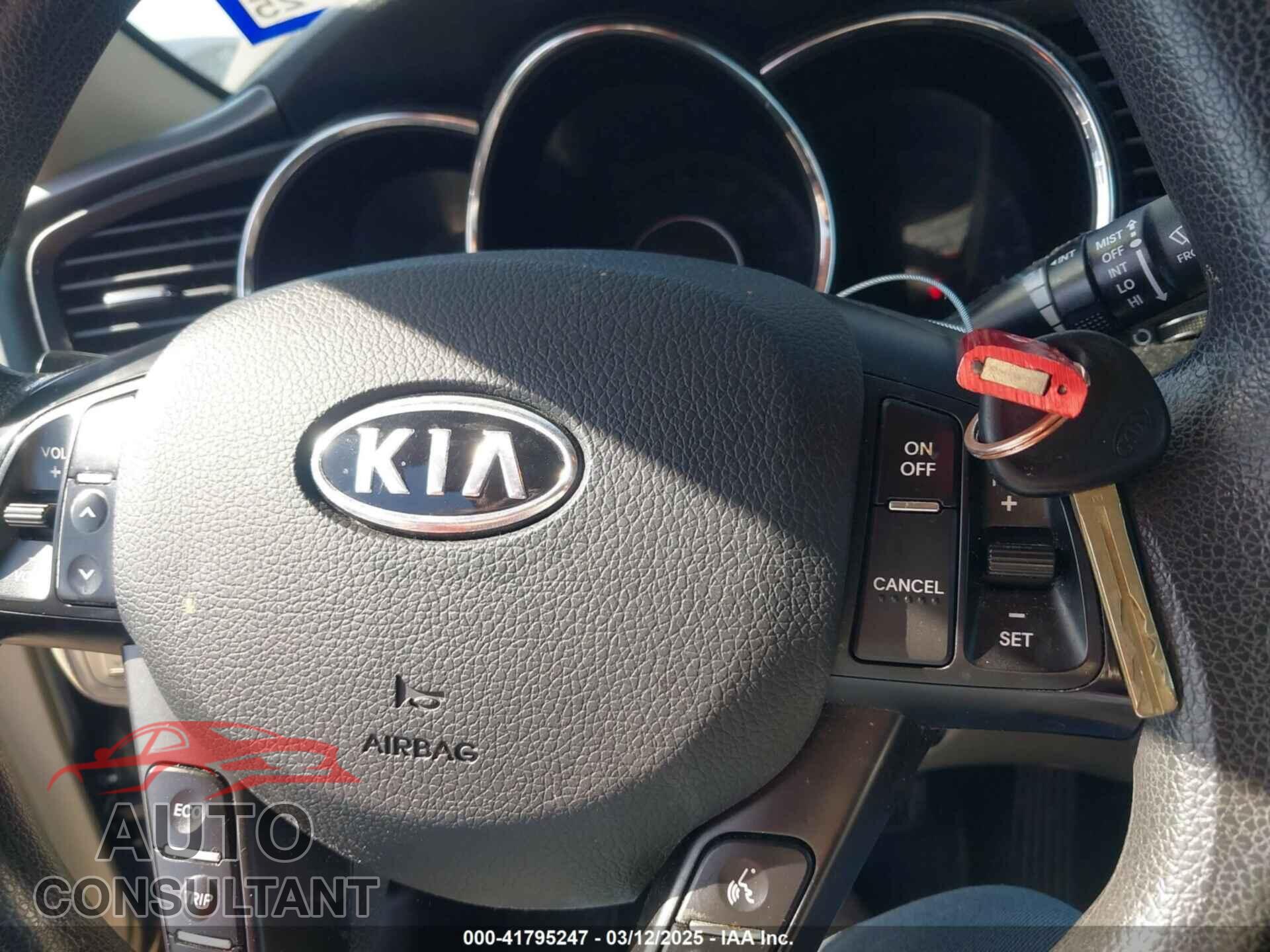 KIA OPTIMA 2011 - KNAGM4A71B5078151