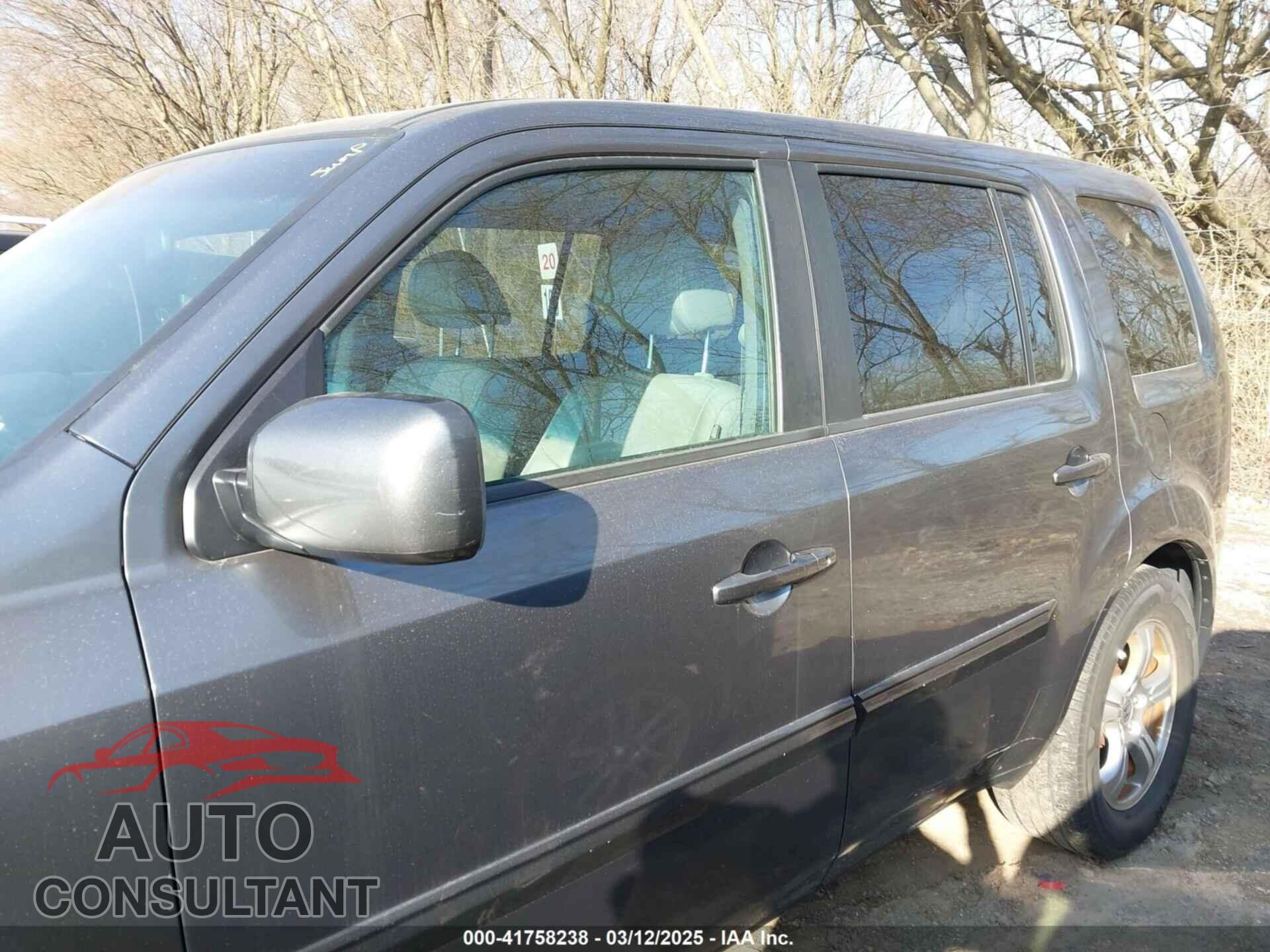 HONDA PILOT 2013 - 5FNYF4H52DB020184