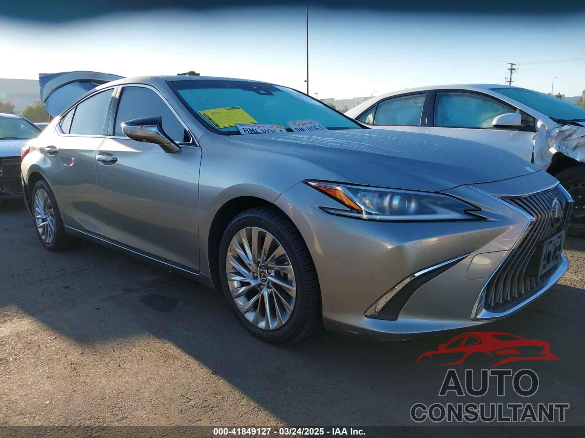LEXUS ES 300H 2019 - JTHB21B10K2043757