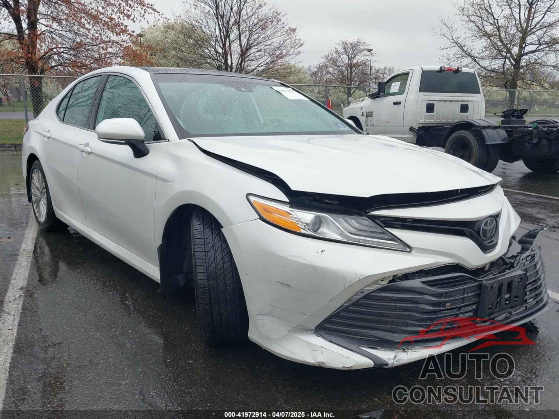 TOYOTA CAMRY 2019 - 4T1B11HK2KU842119