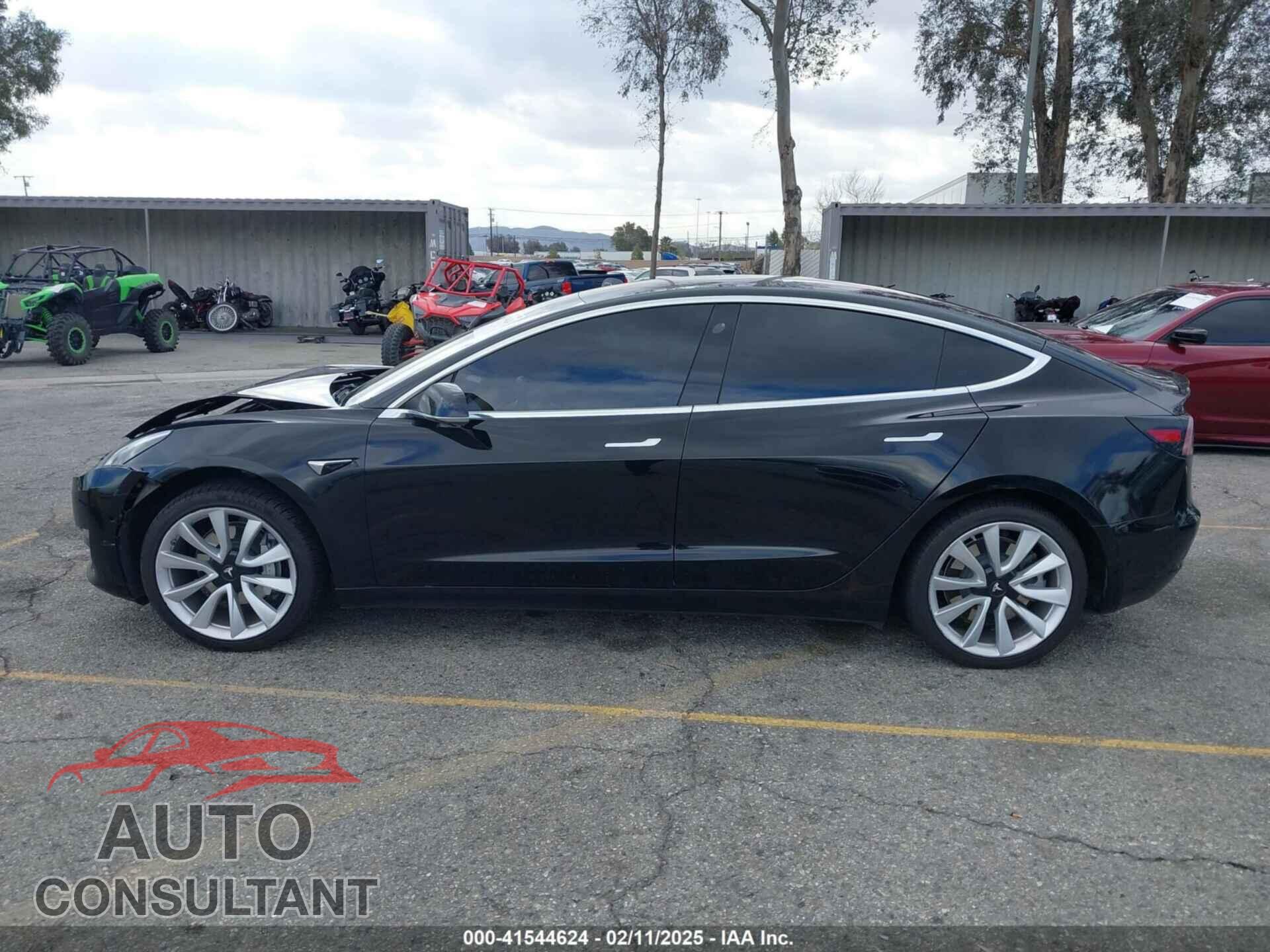 TESLA MODEL 3 2018 - 5YJ3E1EA9JF009384