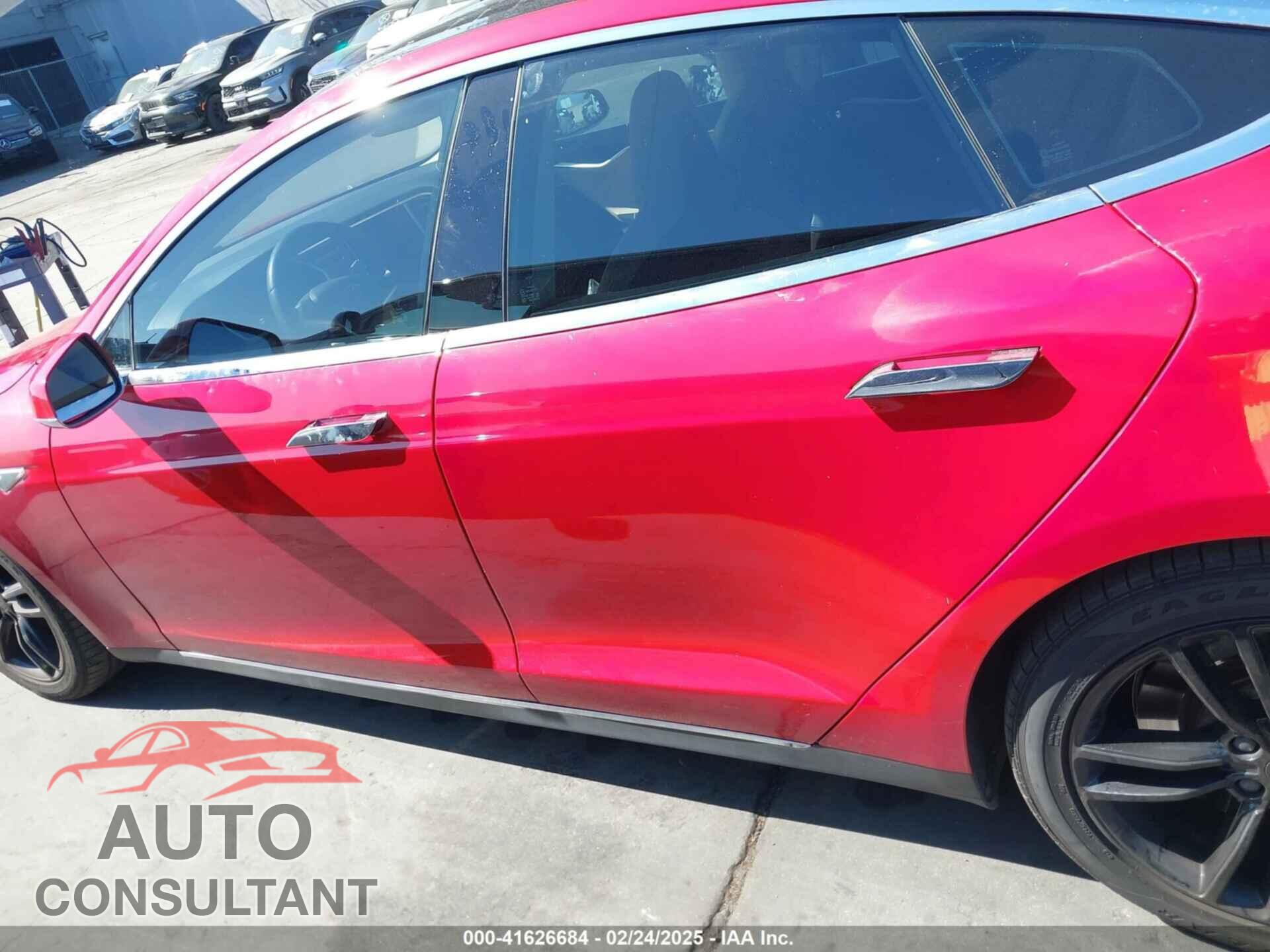 TESLA MODEL S 2013 - 5YJSA1CN1DFP09577