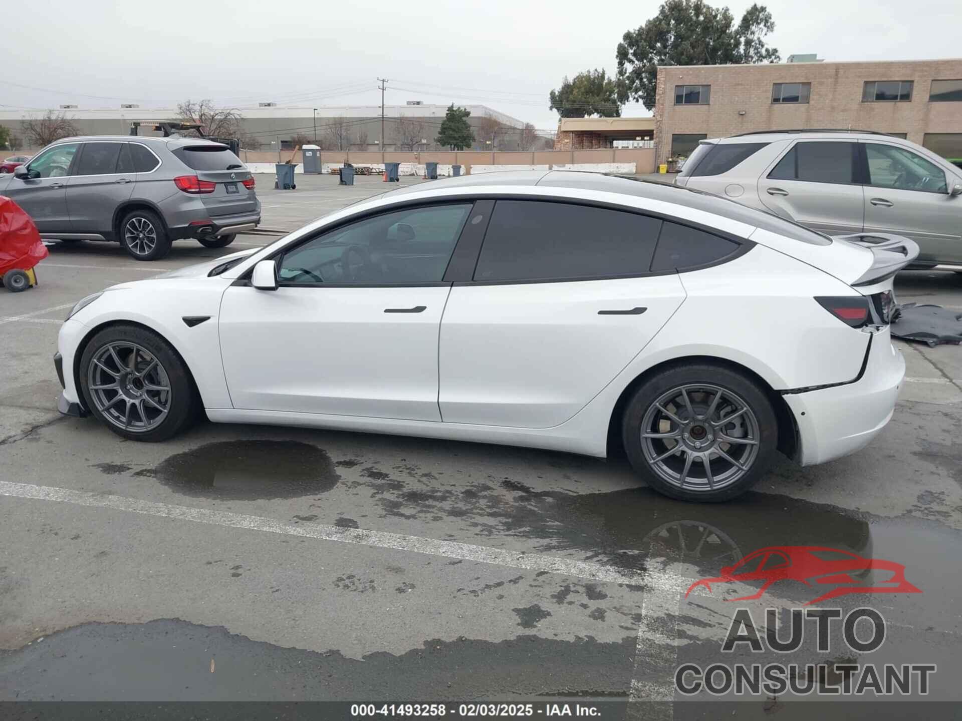 TESLA MODEL 3 2021 - 5YJ3E1EA9MF051204