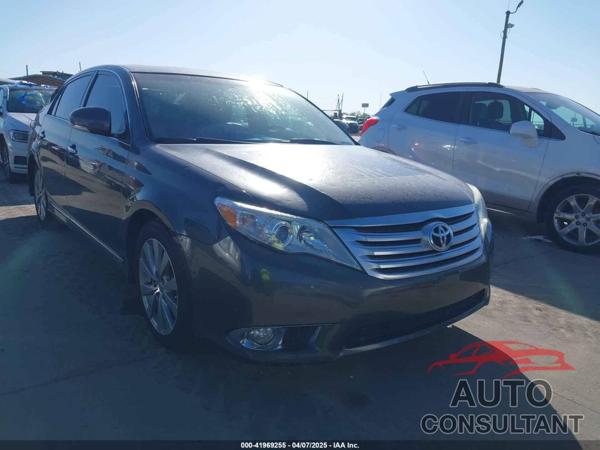 TOYOTA AVALON 2011 - 4T1BK3DB5BU412762