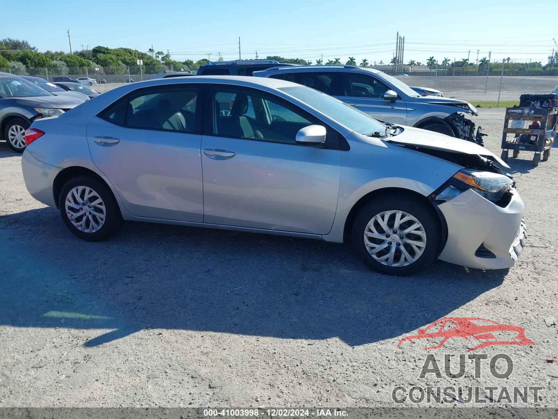 TOYOTA COROLLA 2018 - 5YFBURHE9JP824832
