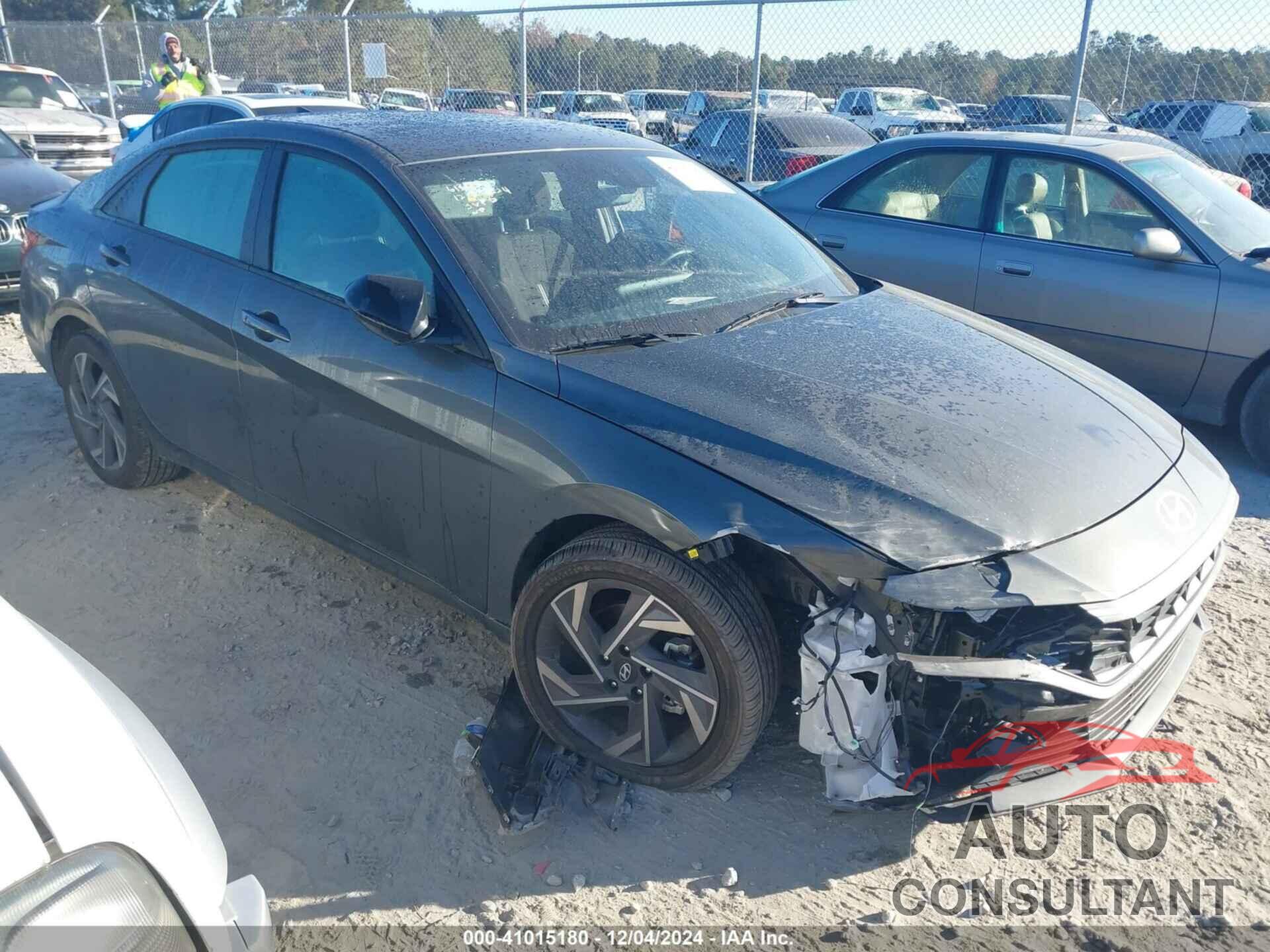 HYUNDAI ELANTRA 2025 - KMHLM4DG8SU869209