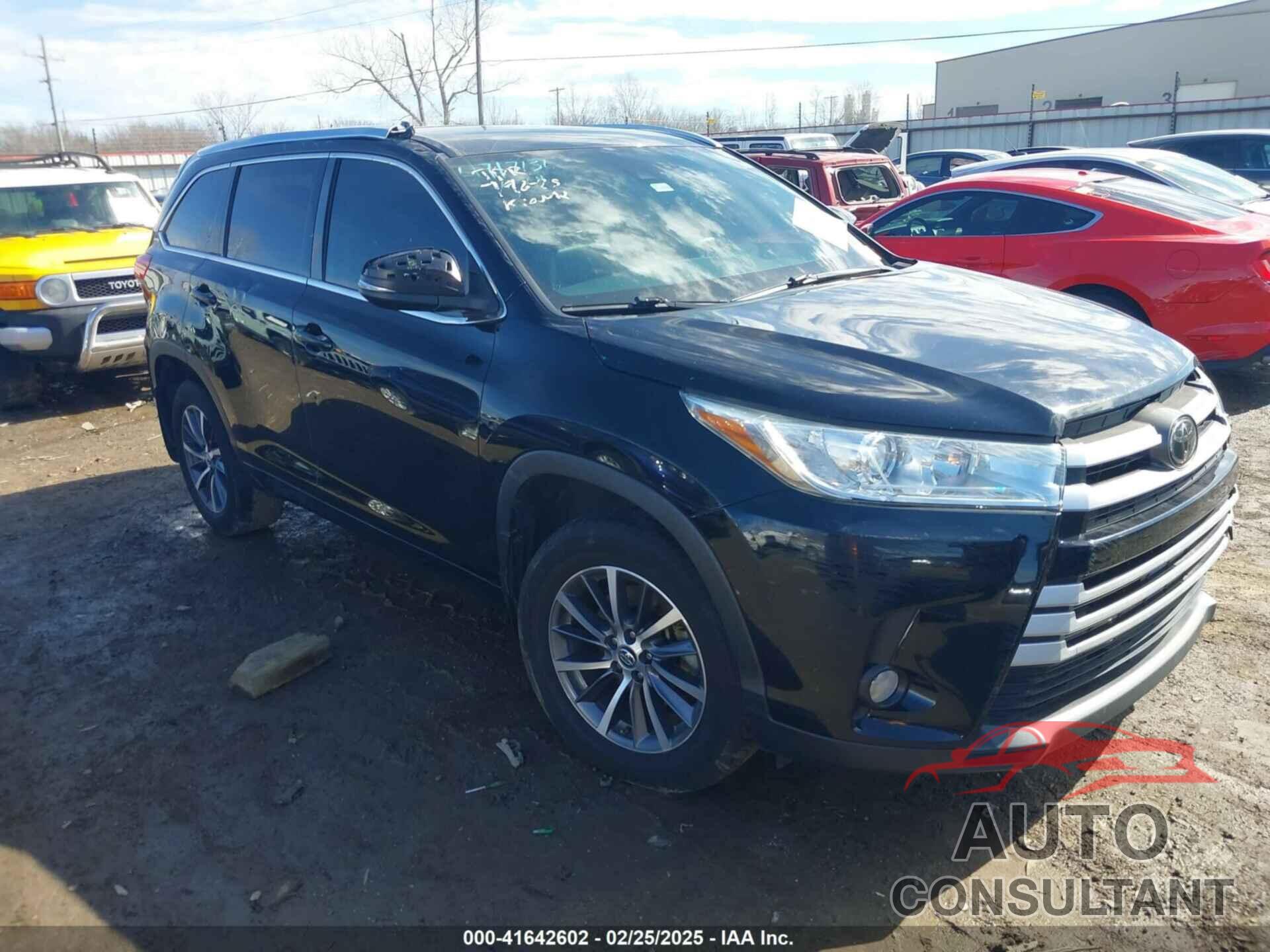 TOYOTA HIGHLANDER 2018 - 5TDJZRFH5JS533777