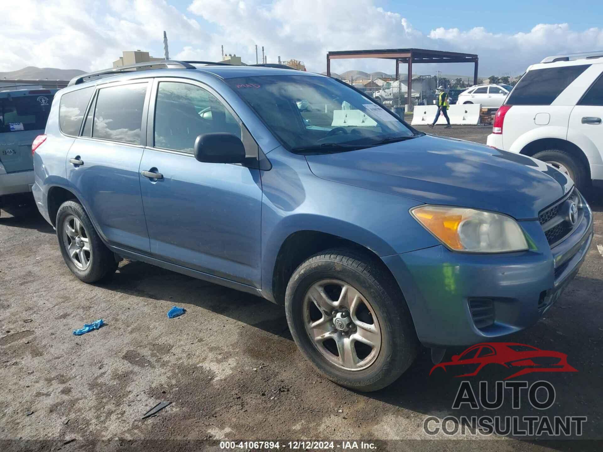 TOYOTA RAV4 2011 - JTMBF4DV1BD041575